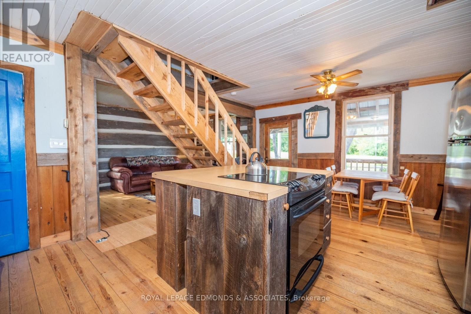 












8744 HIGHWAY 60 HIGHWAY

,
North Algona Wilberforce,




Ontario
K0J1T0

