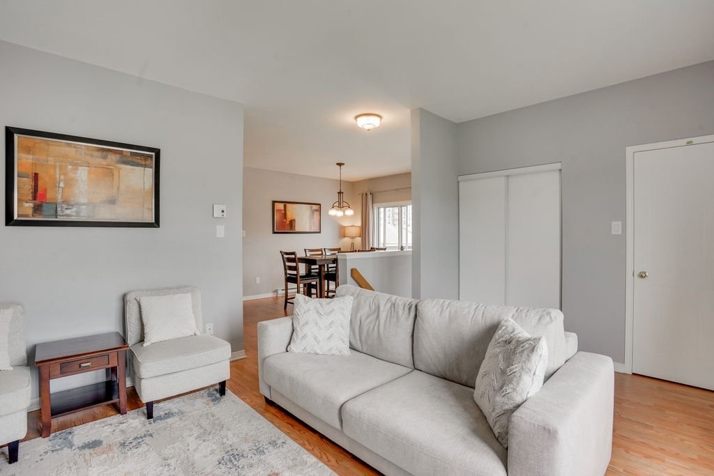 









96


Rue du Stratus

, 4,
Gatineau (Hull),




QC
J9A0B5

