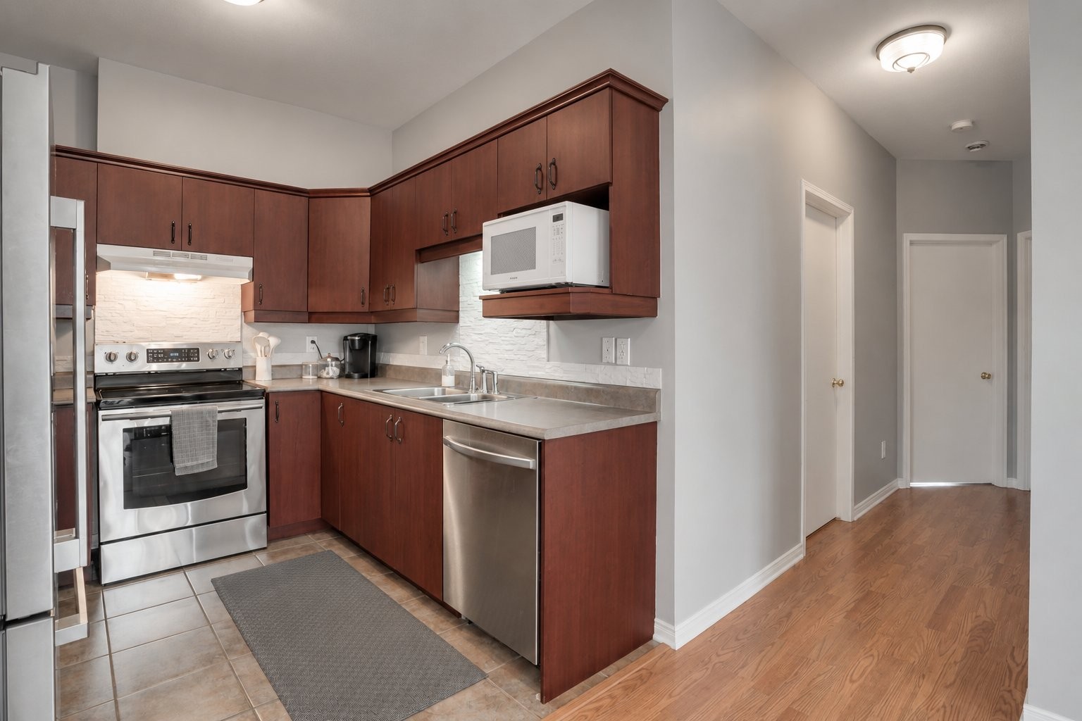 









96


Rue du Stratus

, 4,
Gatineau (Hull),




QC
J9A0B5

