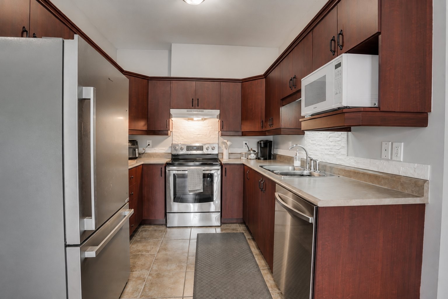 









96


Rue du Stratus

, 4,
Gatineau (Hull),




QC
J9A0B5

