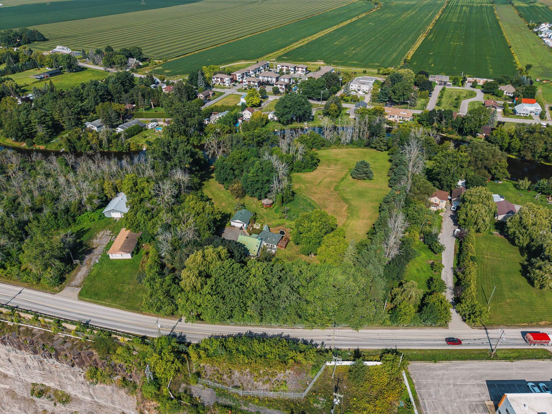 









880


Rg de l'Achigan S.

,
L'Épiphanie,




QC
J5X3M7

