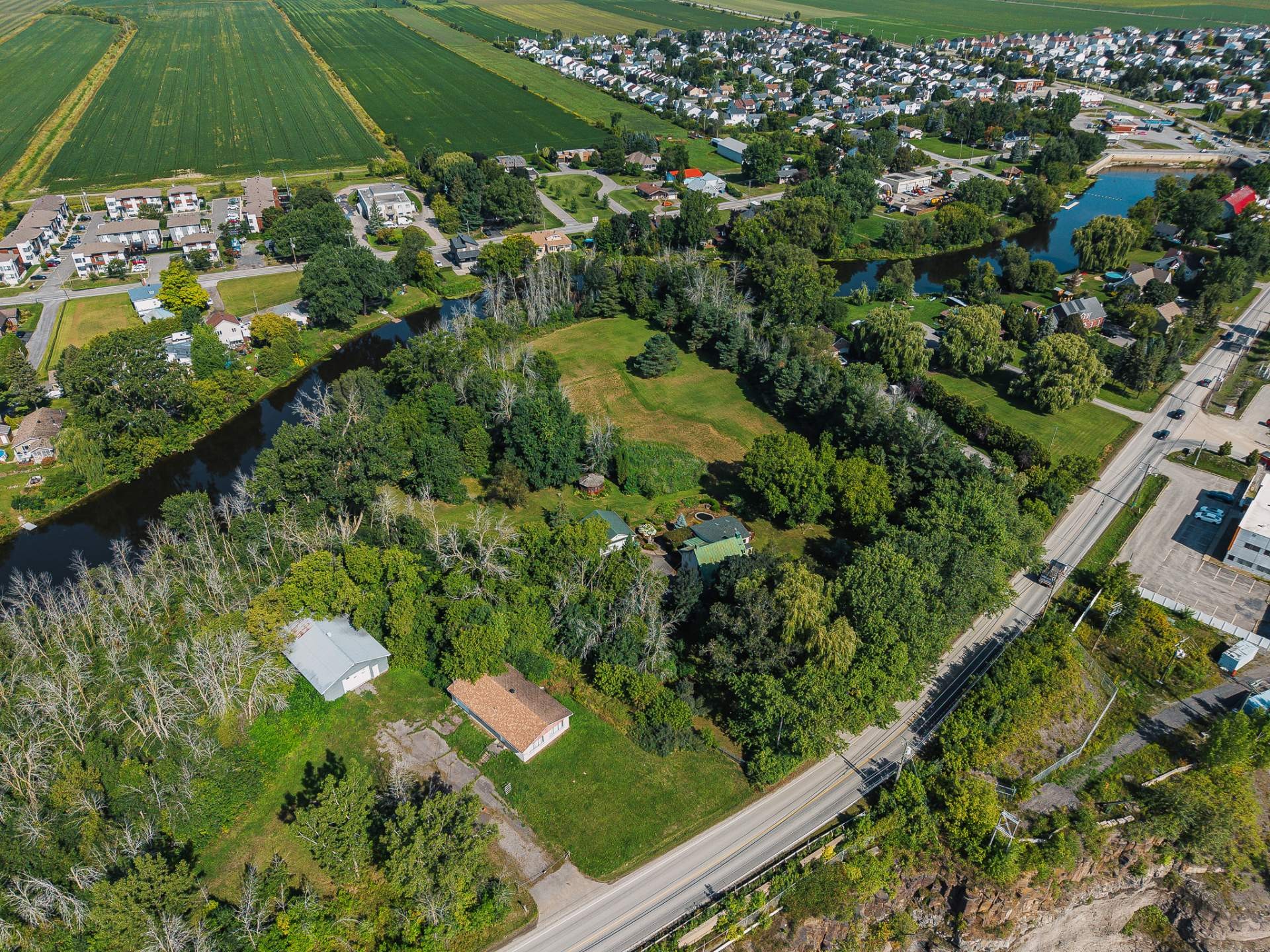









880


Rg de l'Achigan S.

,
L'Épiphanie,




QC
J5X3M7

