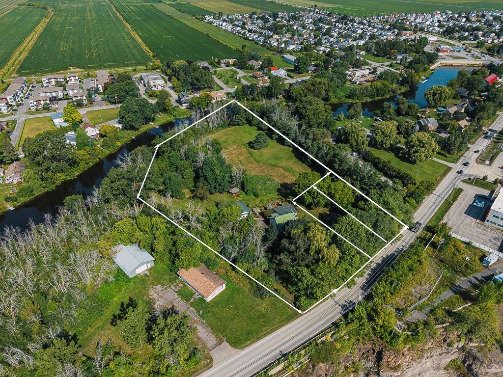 









880


Rg de l'Achigan S.

,
L'Épiphanie,




QC
J5X3M7

