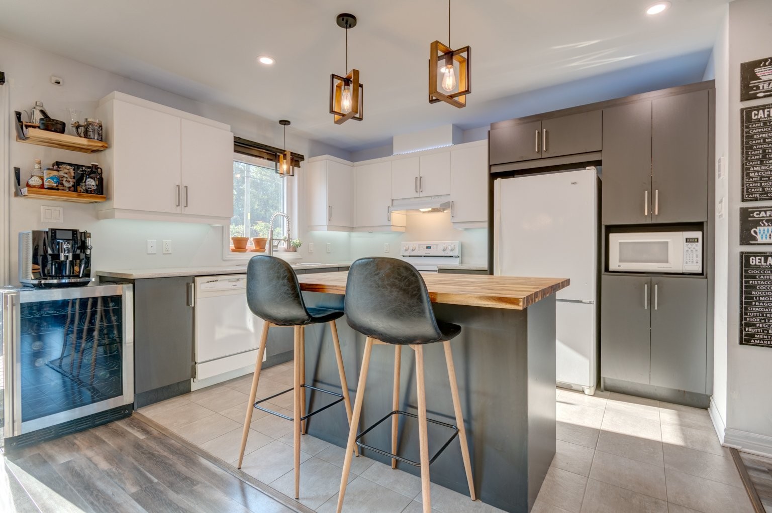 









4635


Rue Joseph-Lamoureux

,
Contrecoeur,




QC
J0L1C0

