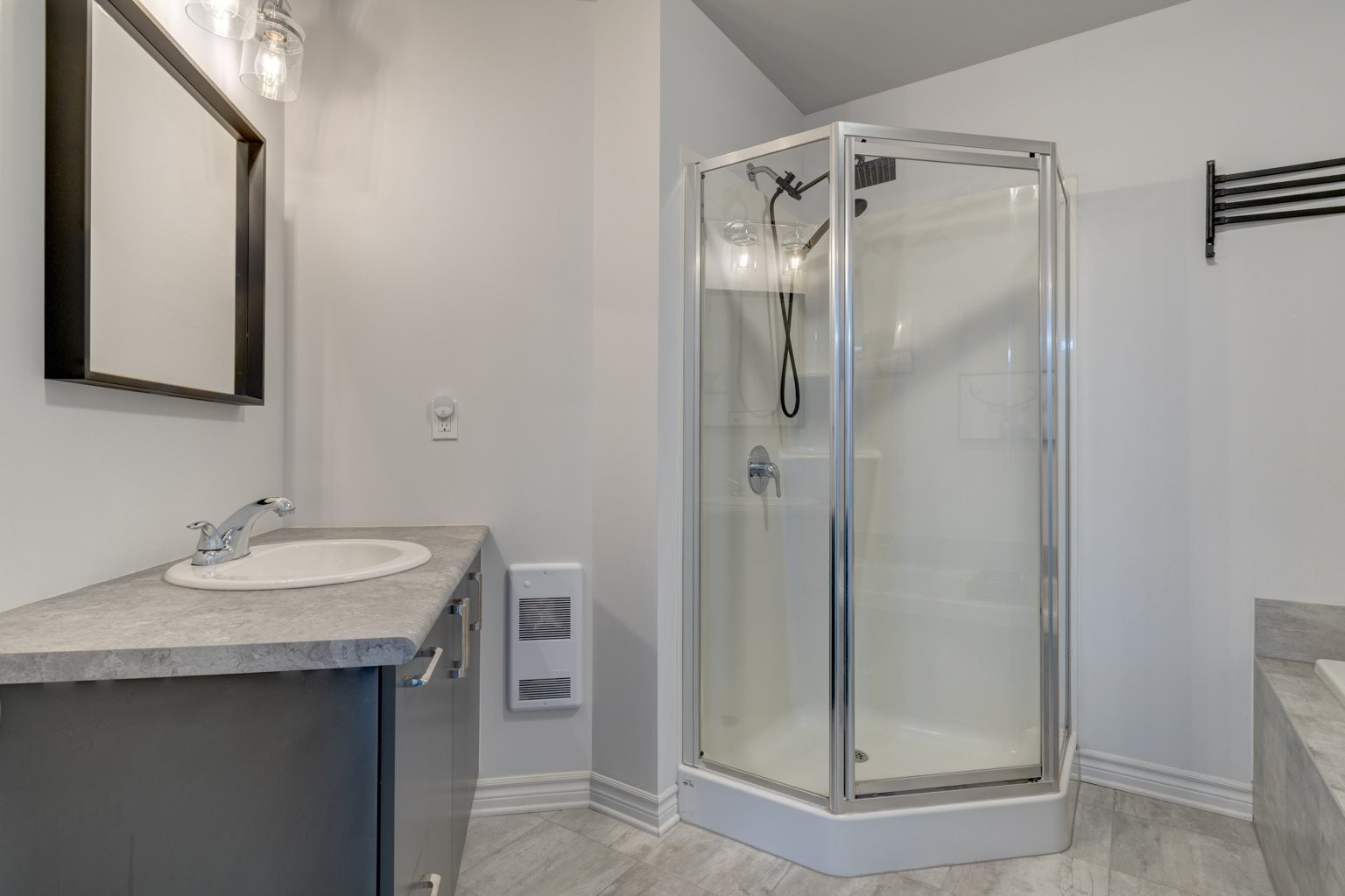 









4635


Rue Joseph-Lamoureux

,
Contrecoeur,




QC
J0L1C0

