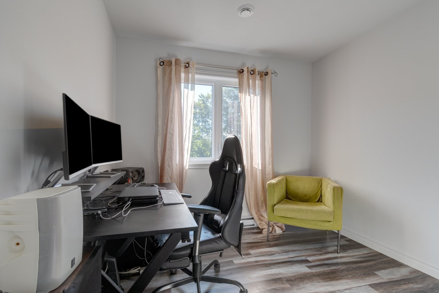 









4635


Rue Joseph-Lamoureux

,
Contrecoeur,




QC
J0L1C0

