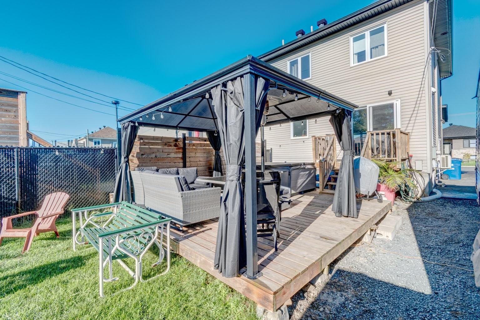 









4635


Rue Joseph-Lamoureux

,
Contrecoeur,




QC
J0L1C0

