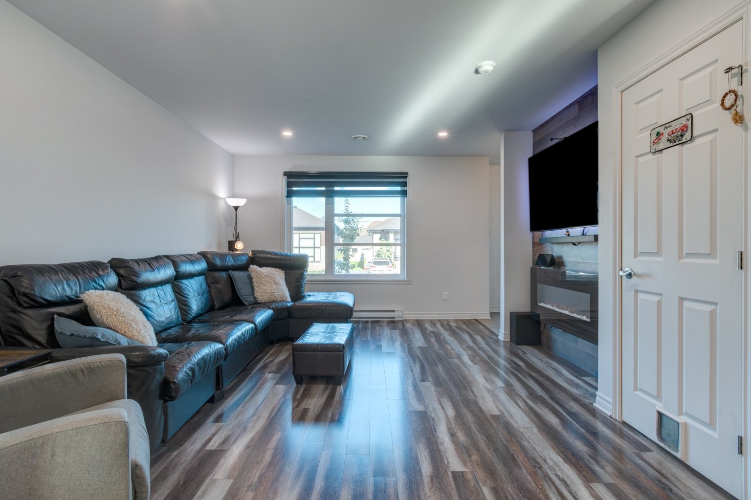 









4635


Rue Joseph-Lamoureux

,
Contrecoeur,




QC
J0L1C0

