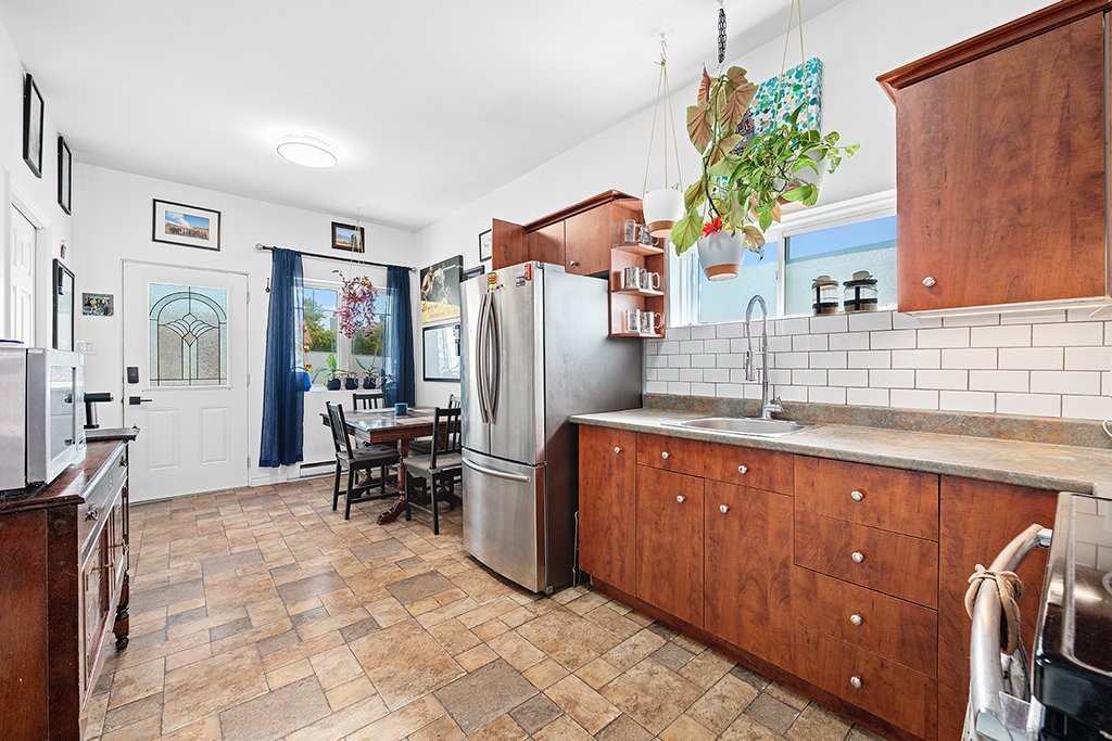 









29


Rue Michaud

,
Gatineau (Gatineau),




QC
J8T2W9

