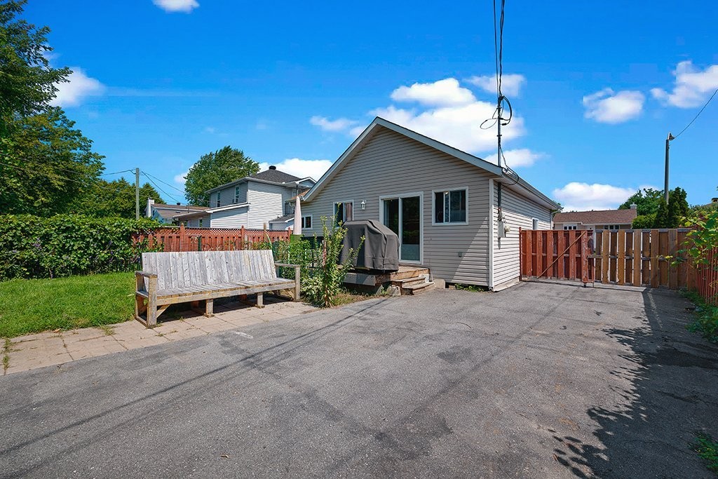 









29


Rue Michaud

,
Gatineau (Gatineau),




QC
J8T2W9

