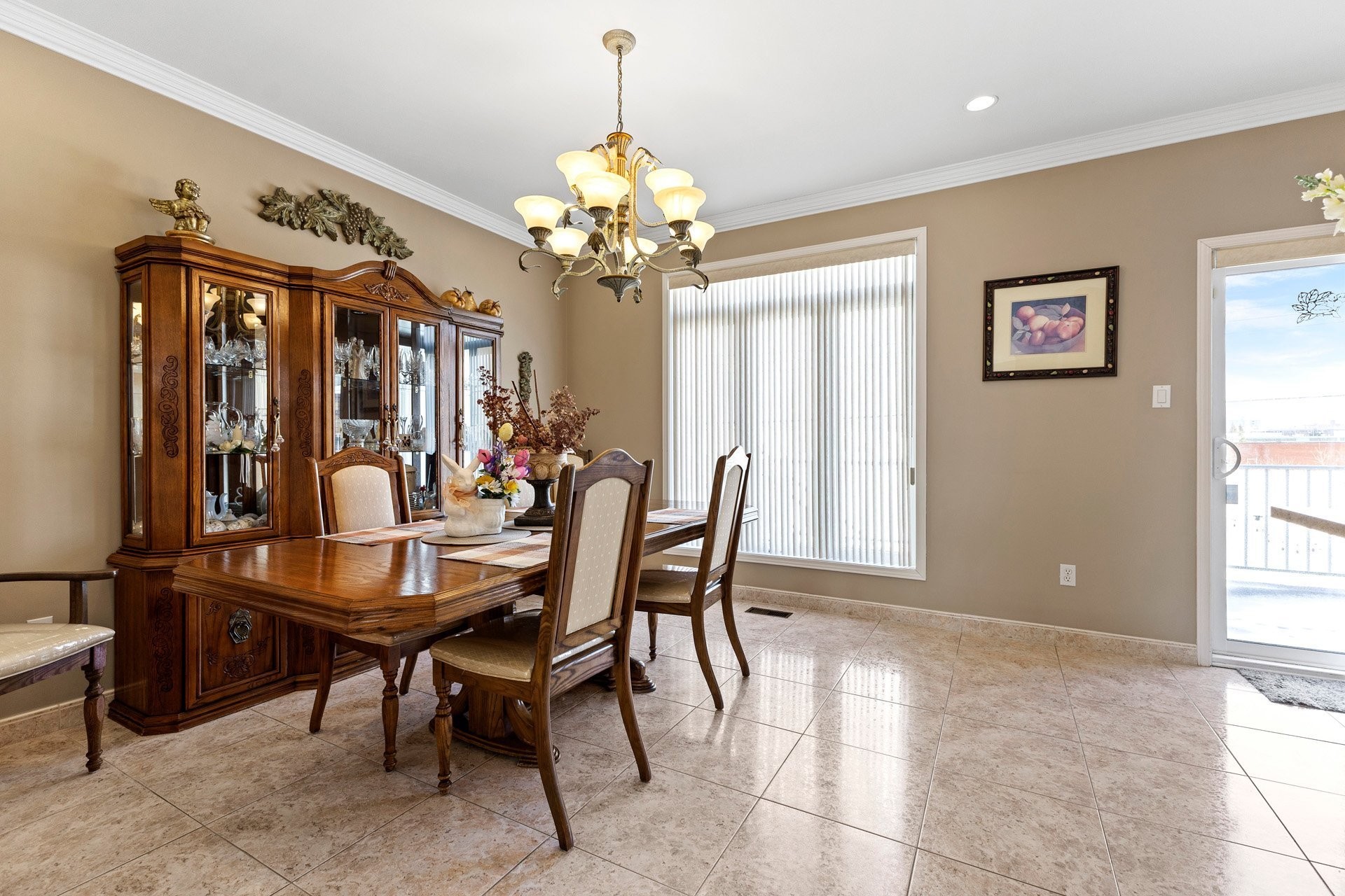 









8965


Rue Giovanni-Caboto

,
Montréal (Saint-Léonard),




QC
H1P3N8

