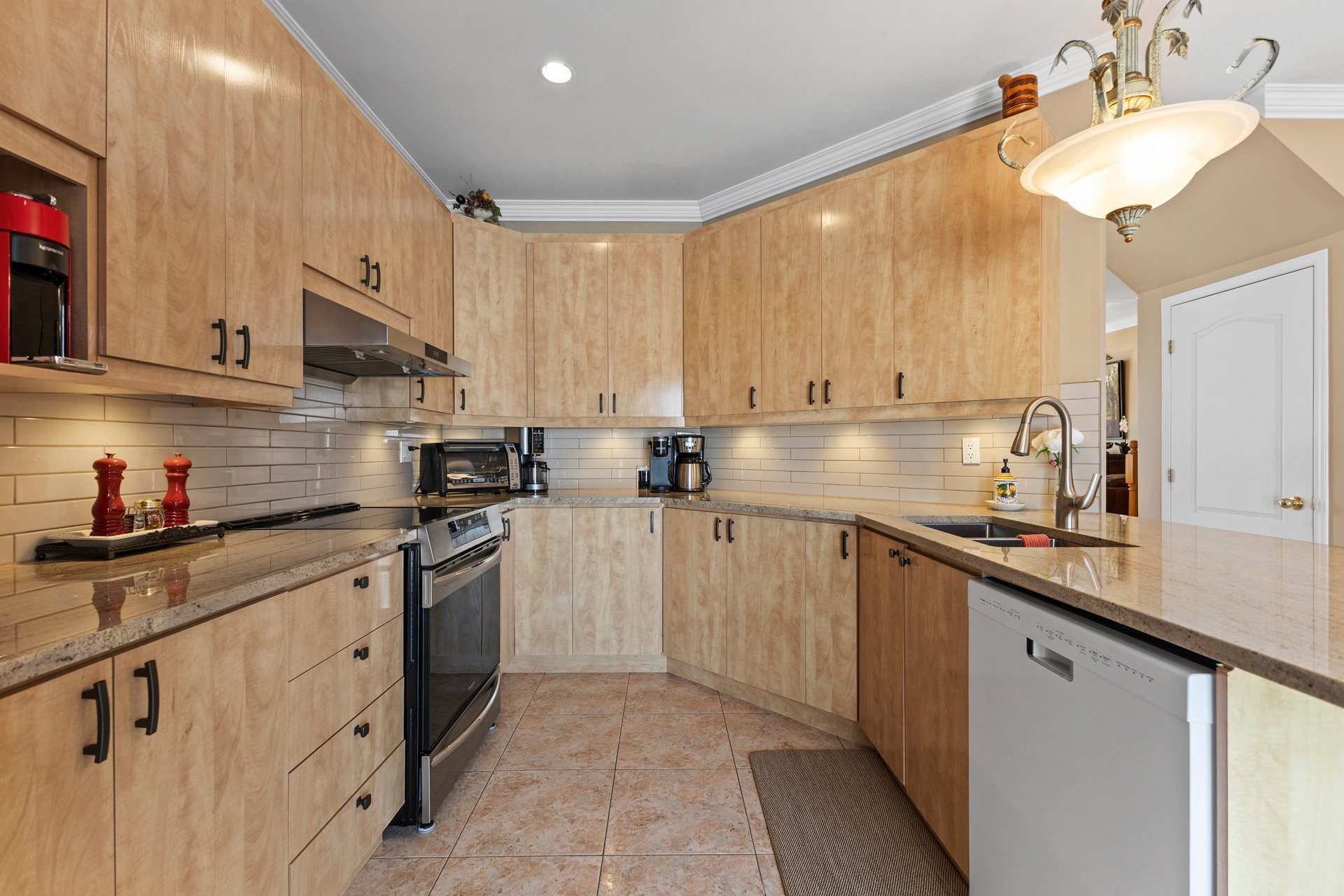 









8965


Rue Giovanni-Caboto

,
Montréal (Saint-Léonard),




QC
H1P3N8

