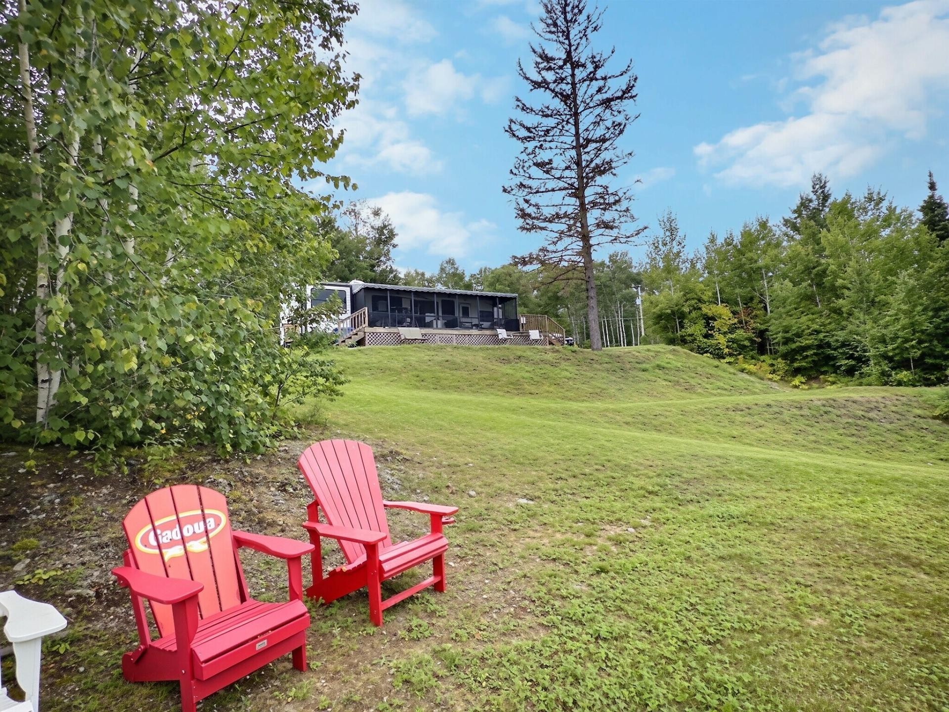 









200


Ch. du Lac-Cameron

,
Saint-Eugène-de-Guigues,







QC
J0Z3L0

