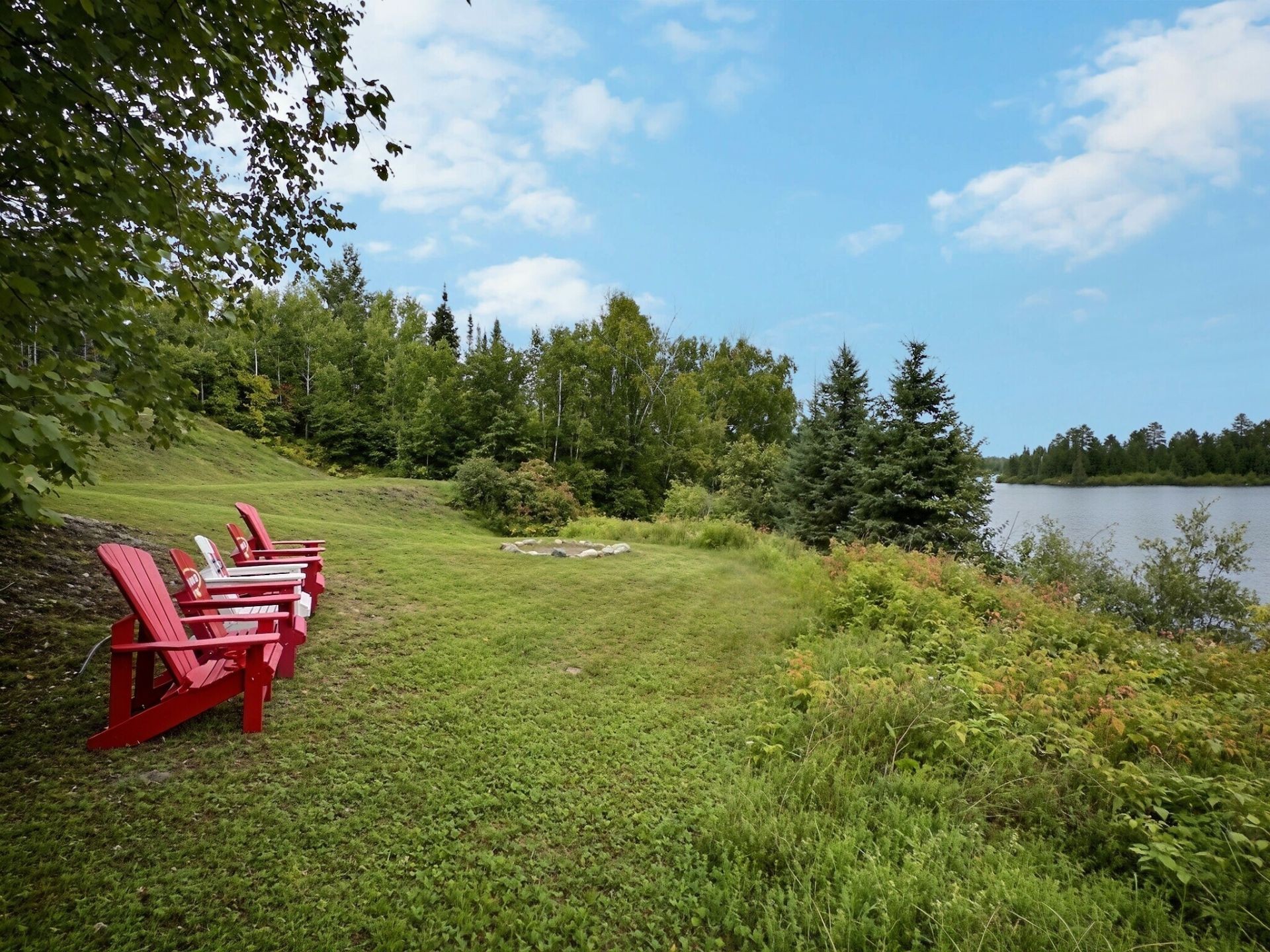 









200


Ch. du Lac-Cameron

,
Saint-Eugène-de-Guigues,







QC
J0Z3L0

