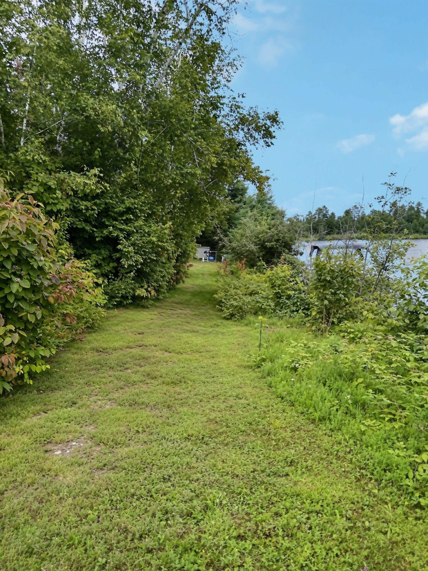 









200


Ch. du Lac-Cameron

,
Saint-Eugène-de-Guigues,







QC
J0Z3L0

