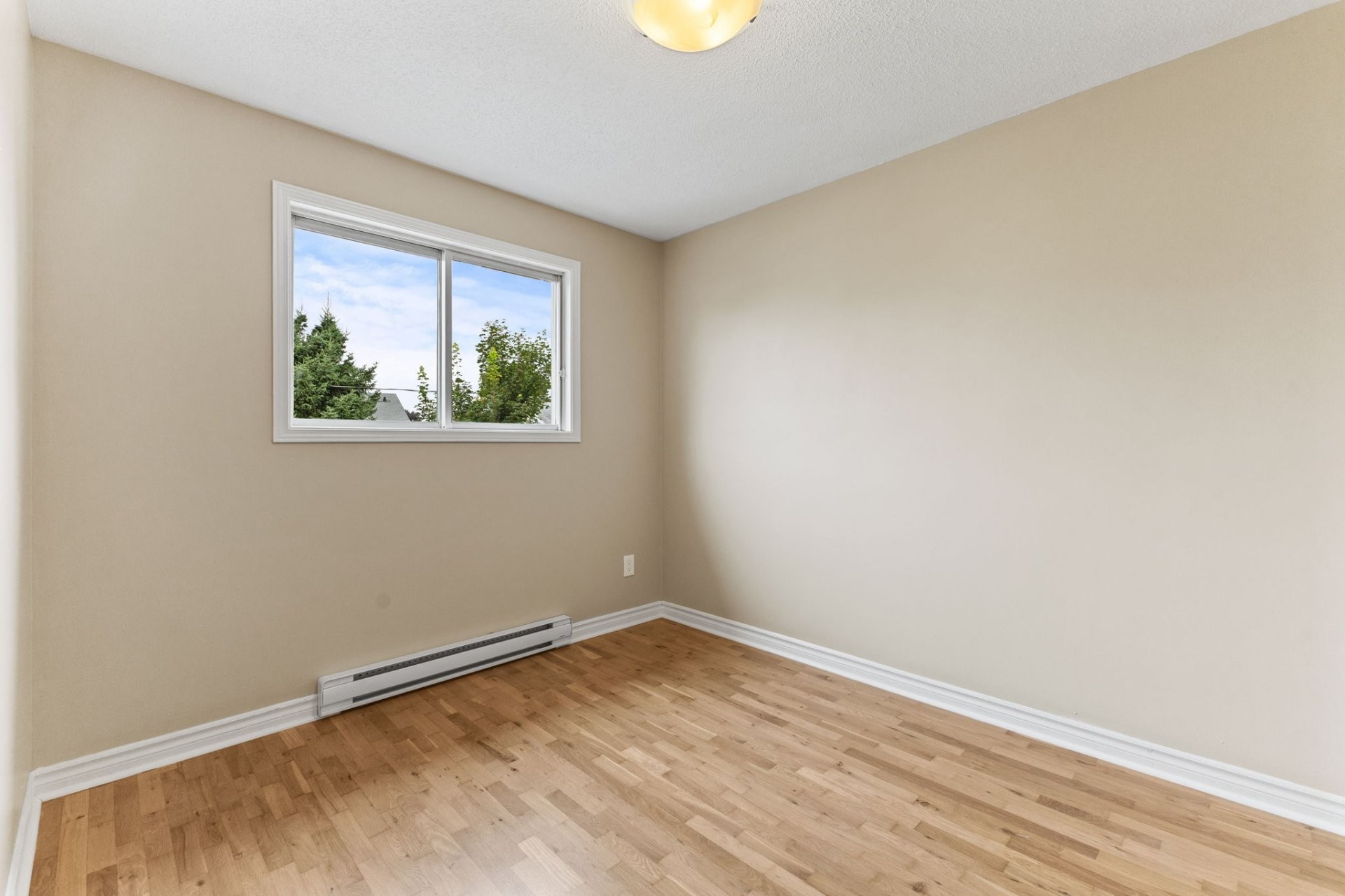 









432


Rue P.-Labine

,
Gatineau (Gatineau),




QC
J8R1E6

