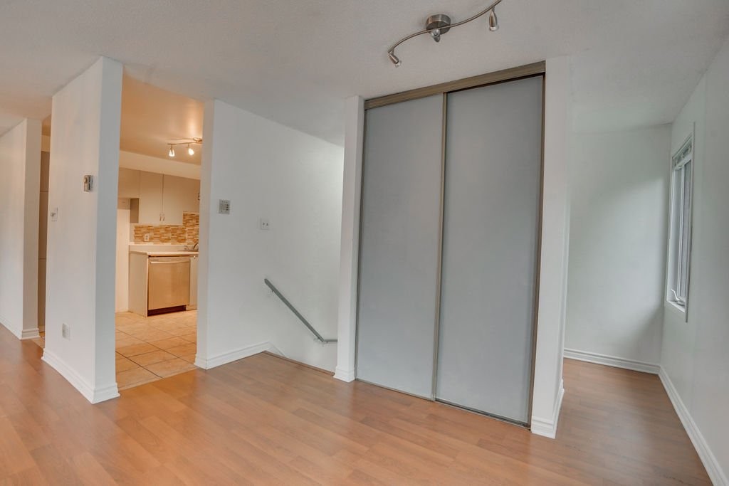 









165


Av. des Jonquilles

, 74,
Gatineau (Hull),




QC
J9A2L4

