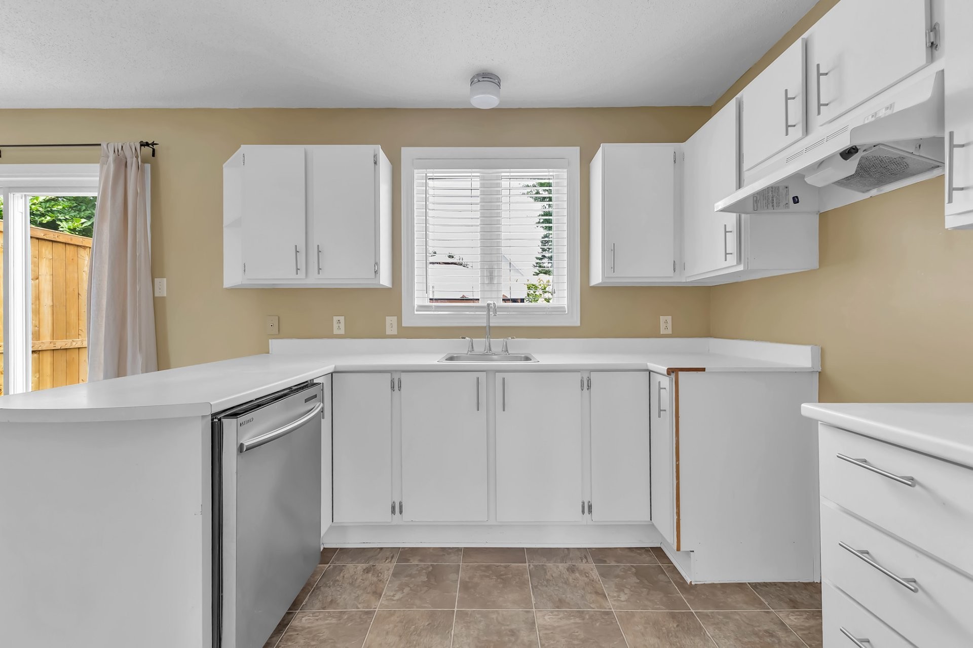 









275


Rue A.-Primeau

,
Gatineau (Gatineau),




QC
J8R2H4


