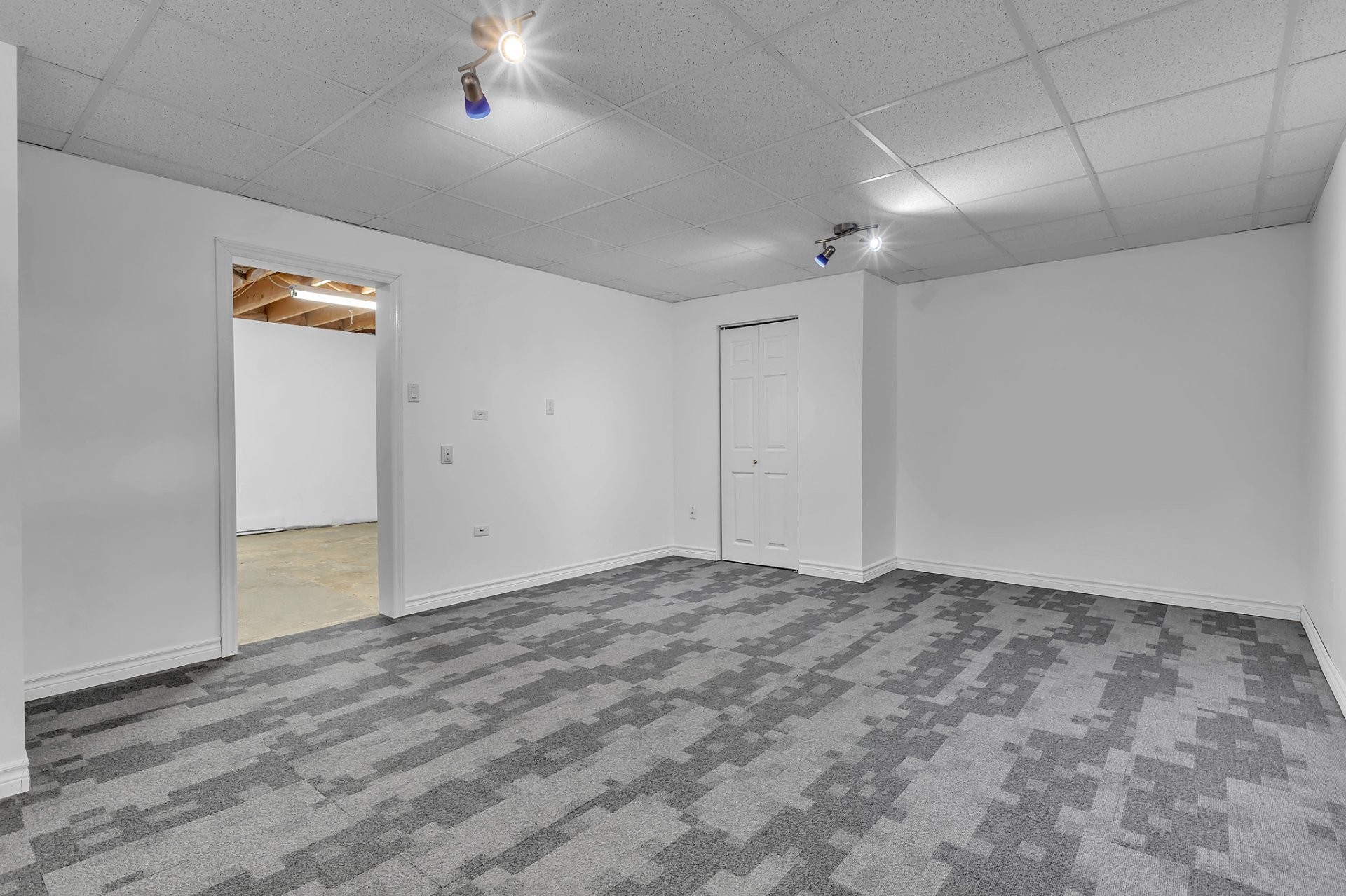 









275


Rue A.-Primeau

,
Gatineau (Gatineau),




QC
J8R2H4

