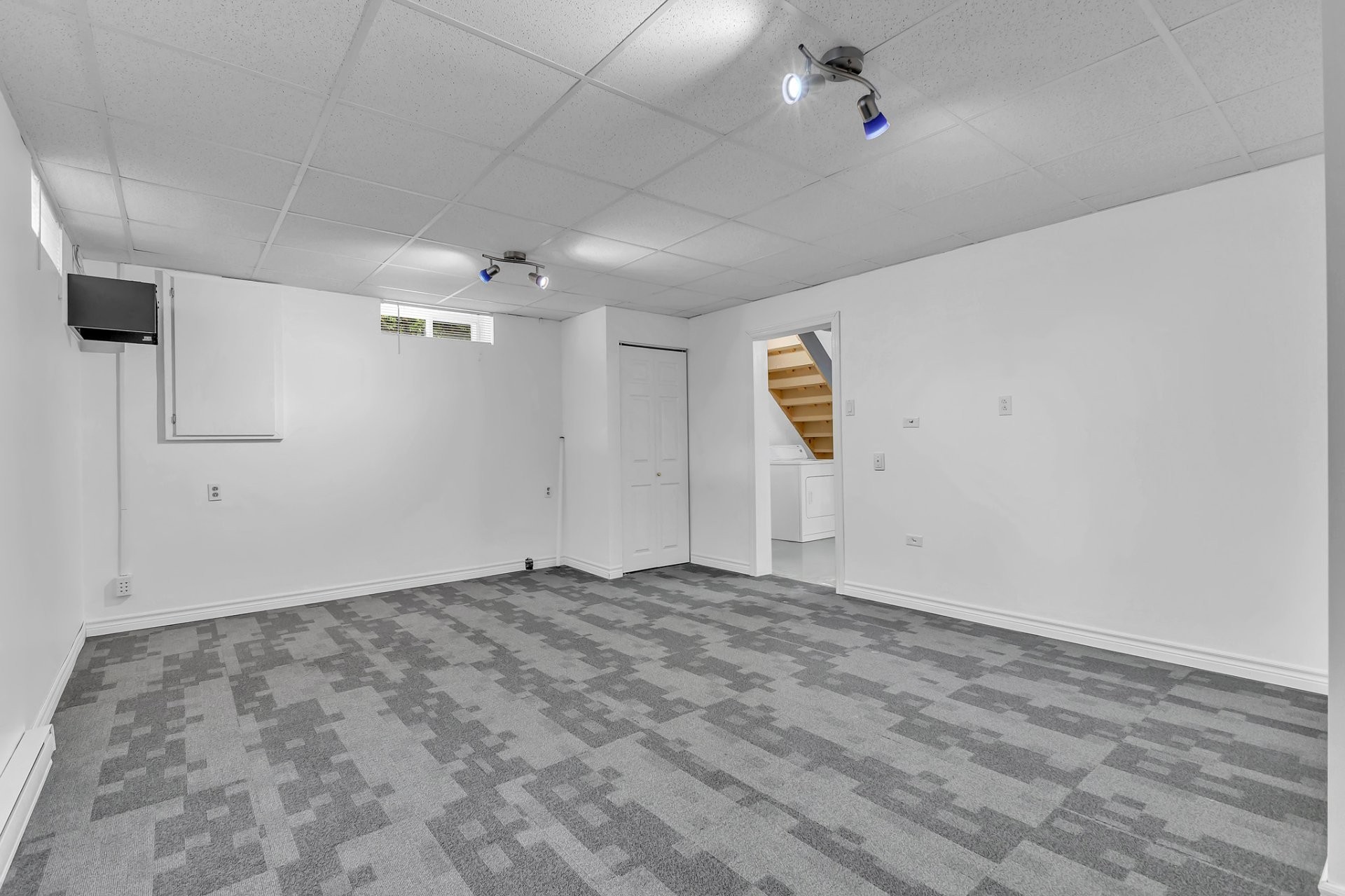 









275


Rue A.-Primeau

,
Gatineau (Gatineau),




QC
J8R2H4

