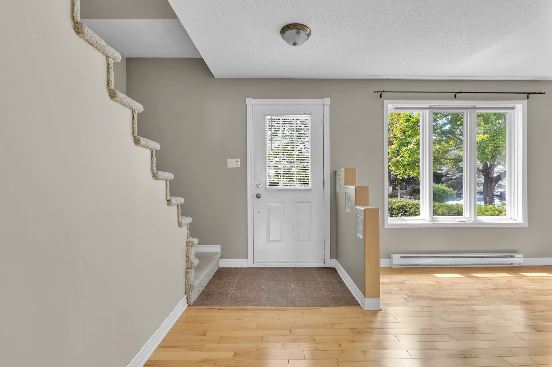 









275


Rue A.-Primeau

,
Gatineau (Gatineau),




QC
J8R2H4

