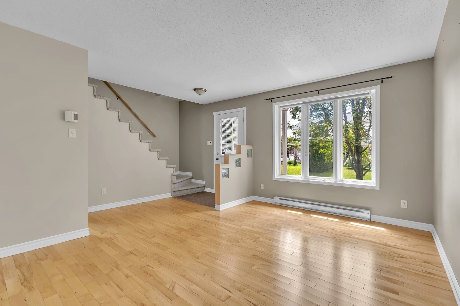 









275


Rue A.-Primeau

,
Gatineau (Gatineau),




QC
J8R2H4


