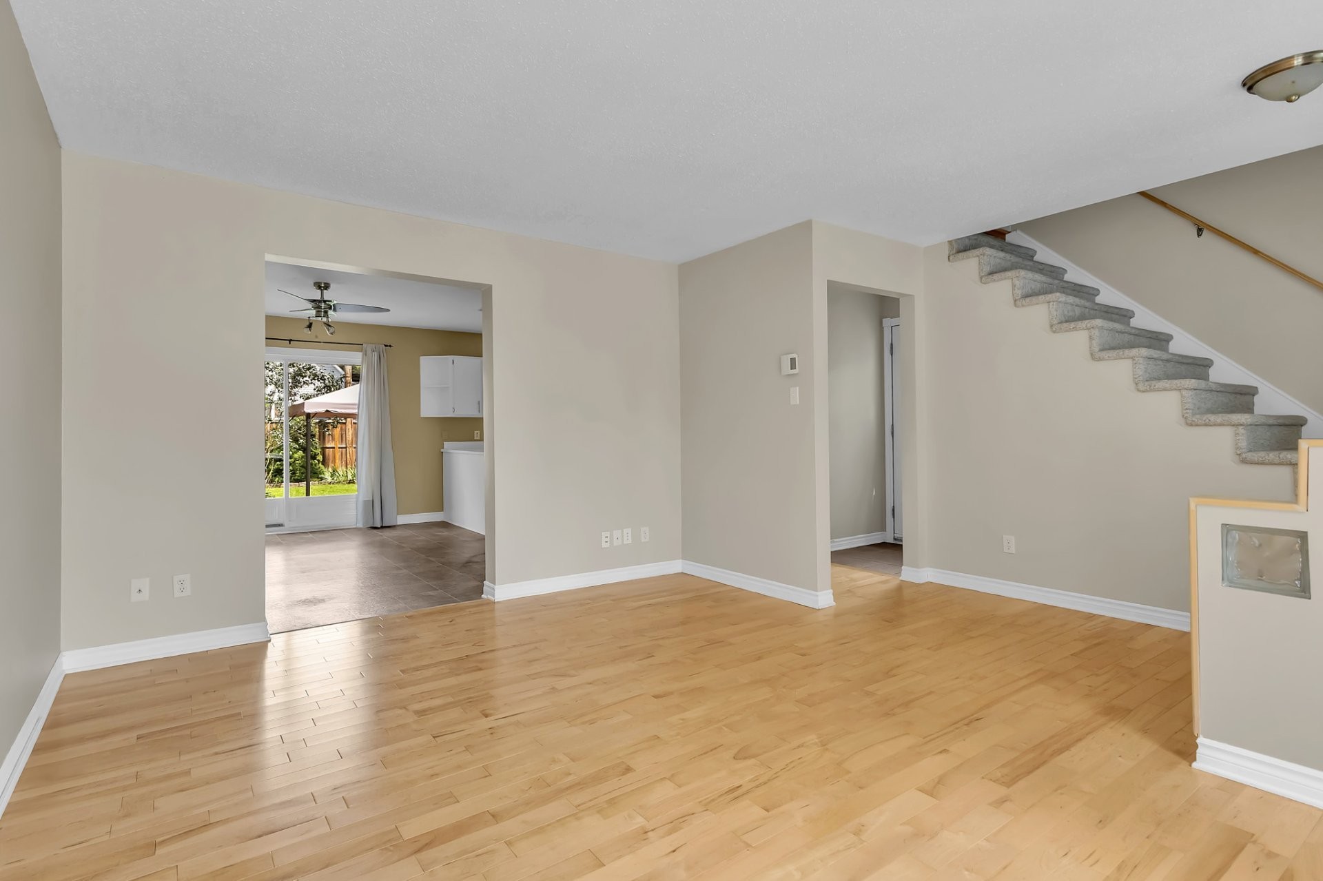 









275


Rue A.-Primeau

,
Gatineau (Gatineau),




QC
J8R2H4

