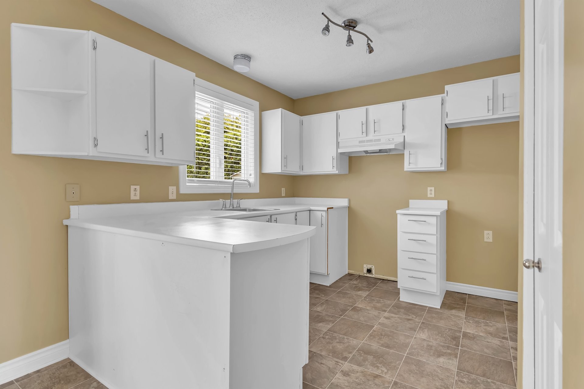 









275


Rue A.-Primeau

,
Gatineau (Gatineau),




QC
J8R2H4

