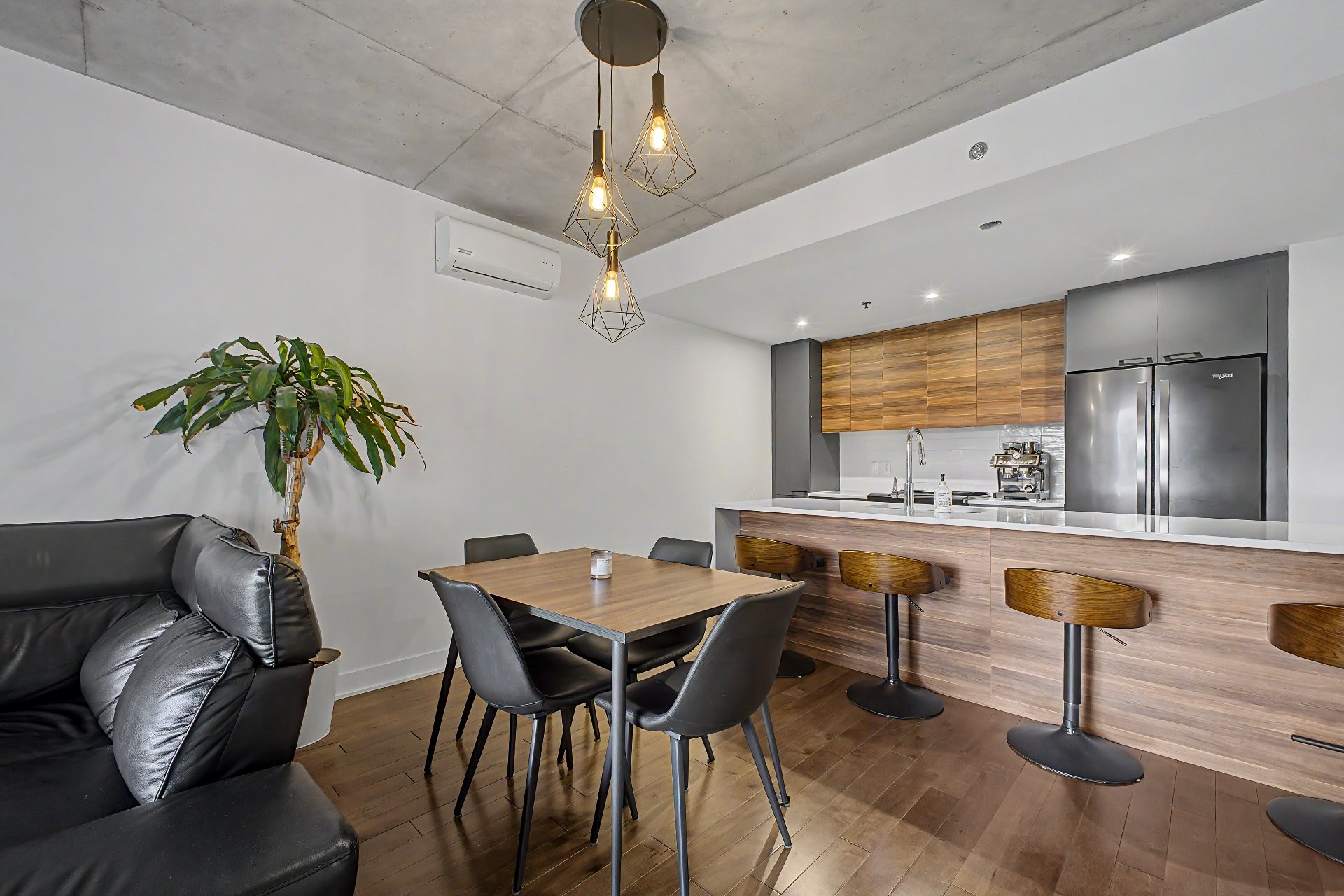 









385


Rue Joliette

, 308,
Longueuil (Le Vieux-Longueuil),




QC
J4K0C1

