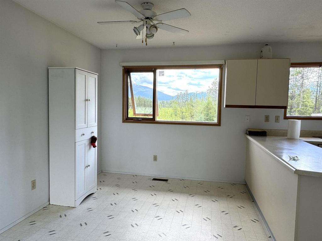 












1055 9TH AVENUE

,
Valemount,




BC
V0E 2Z0

