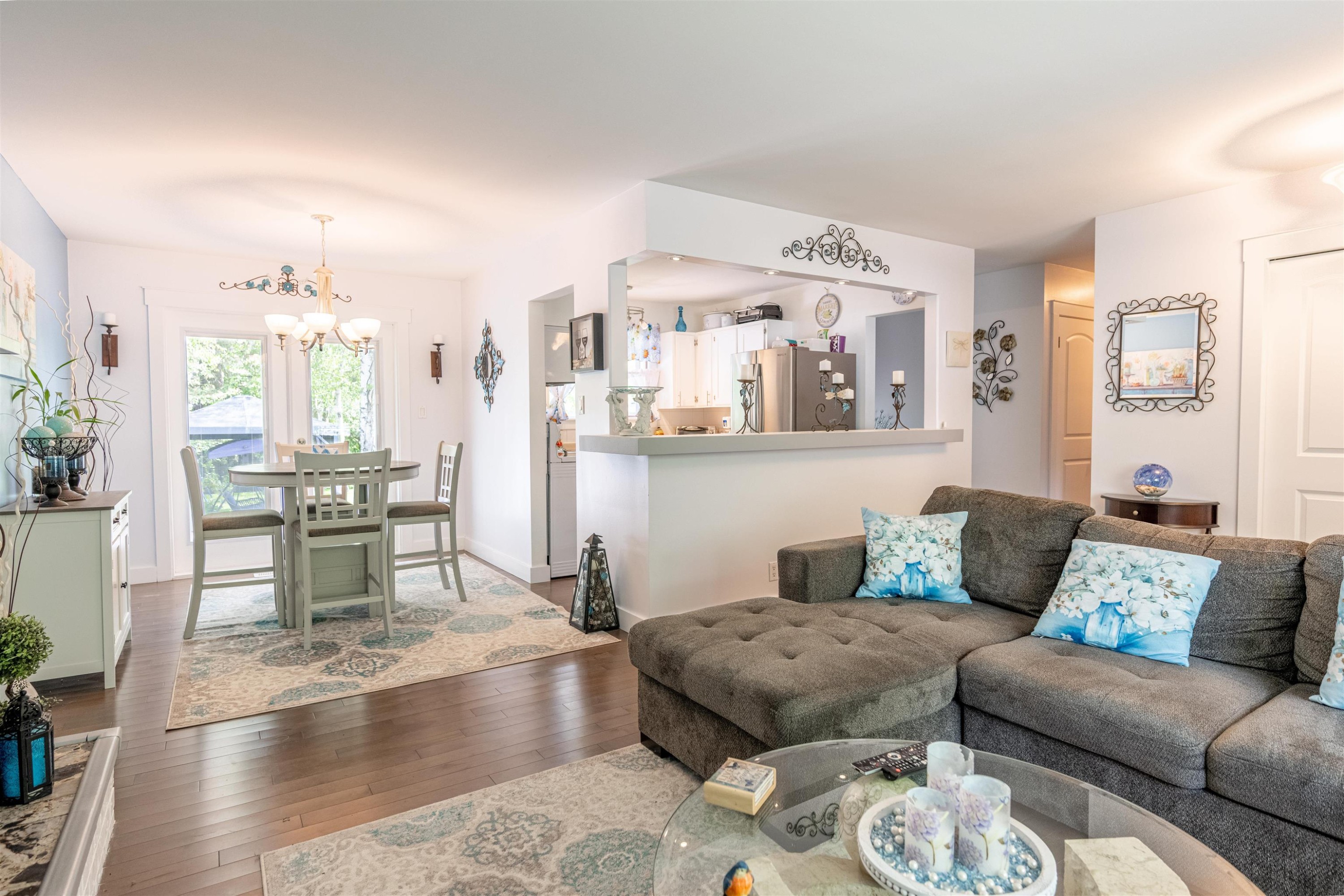 









2486


Abbott

Crescent,
Prince George,




BC
V2L 2X8

