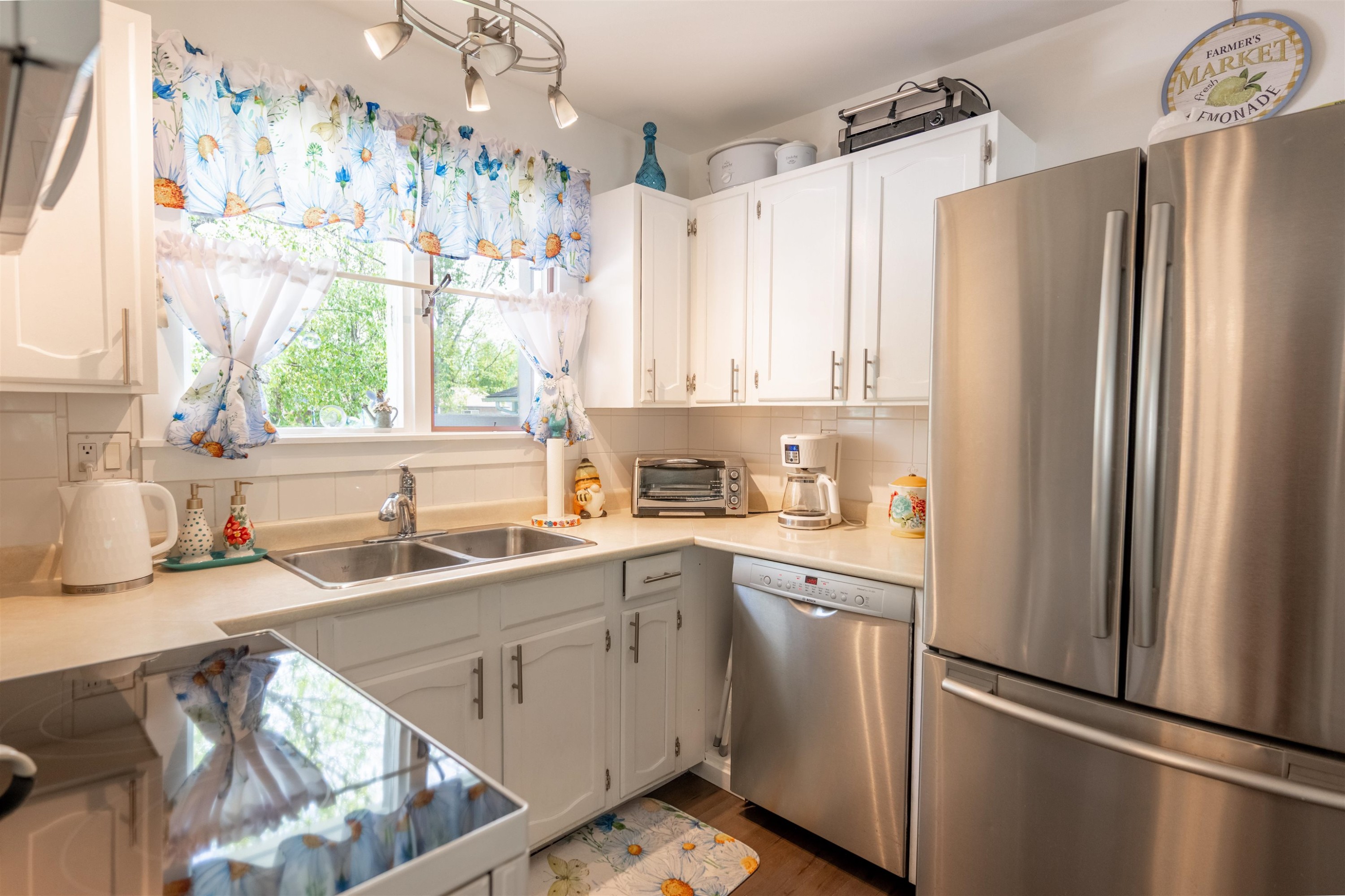 









2486


Abbott

Crescent,
Prince George,




BC
V2L 2X8

