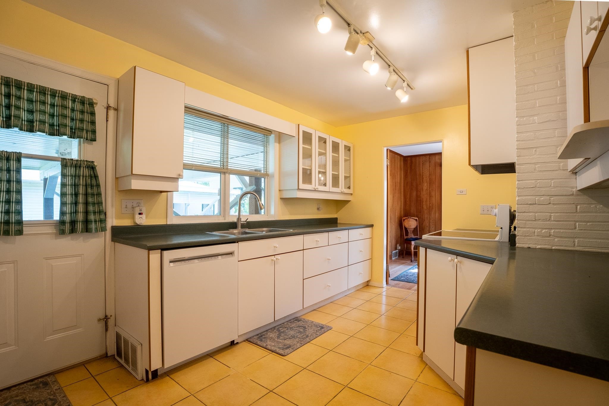 









1585


Taylor

Drive,
Prince George,




BC
V2L 1A3


