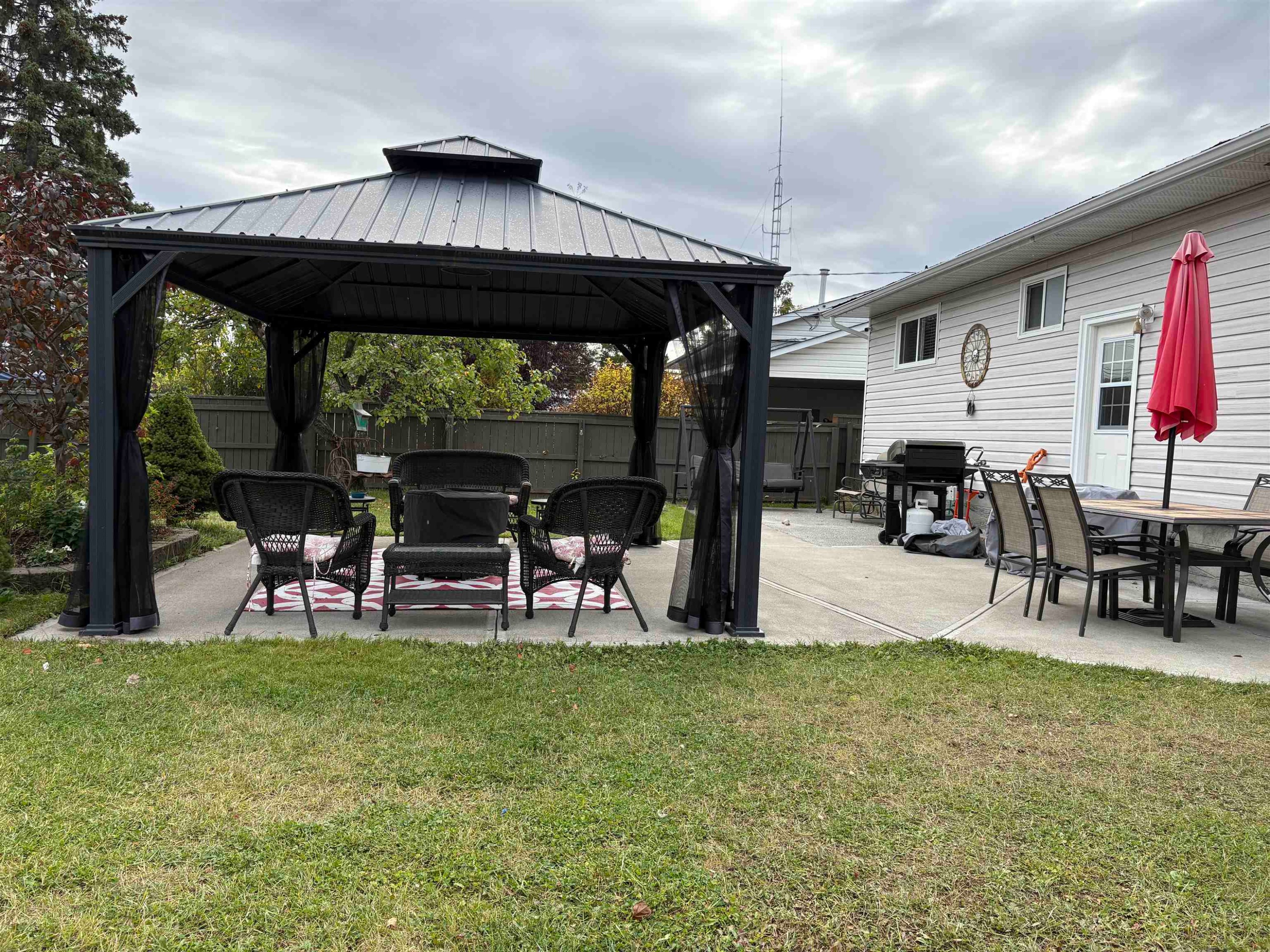 









298


Quinn

Street North,
Prince George,




BC
V2M 3J5

