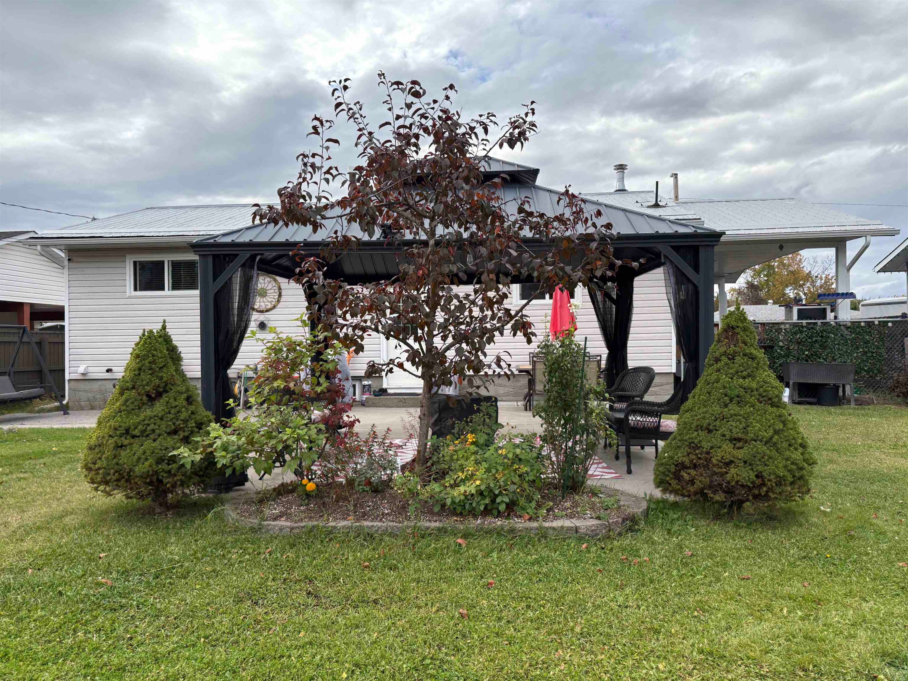 









298


Quinn

Street North,
Prince George,




BC
V2M 3J5

