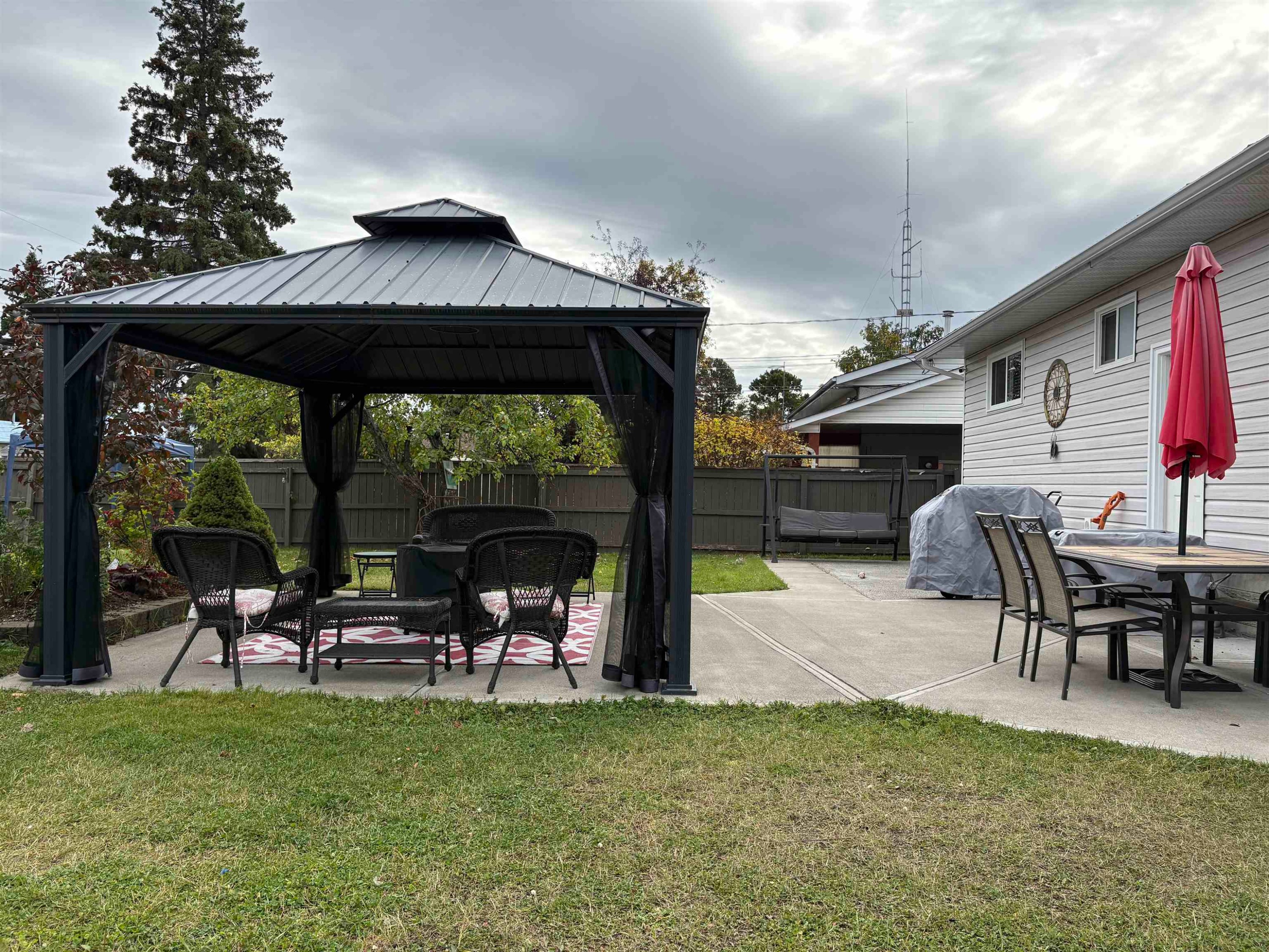 









298


Quinn

Street North,
Prince George,




BC
V2M 3J5

