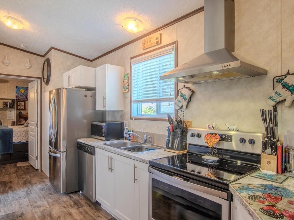 









3942


Columbia Valley

Road, 18,
Cultus Lake,




BC
V2R 5B1

