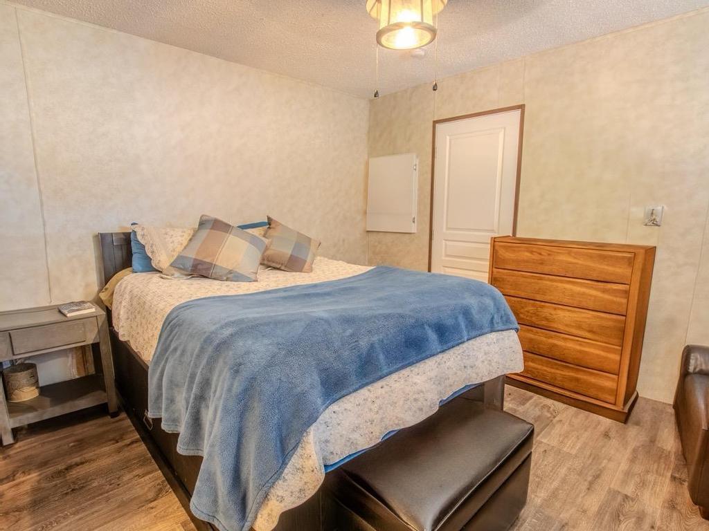 









3942


Columbia Valley

Road, 18,
Cultus Lake,




BC
V2R 5B1

