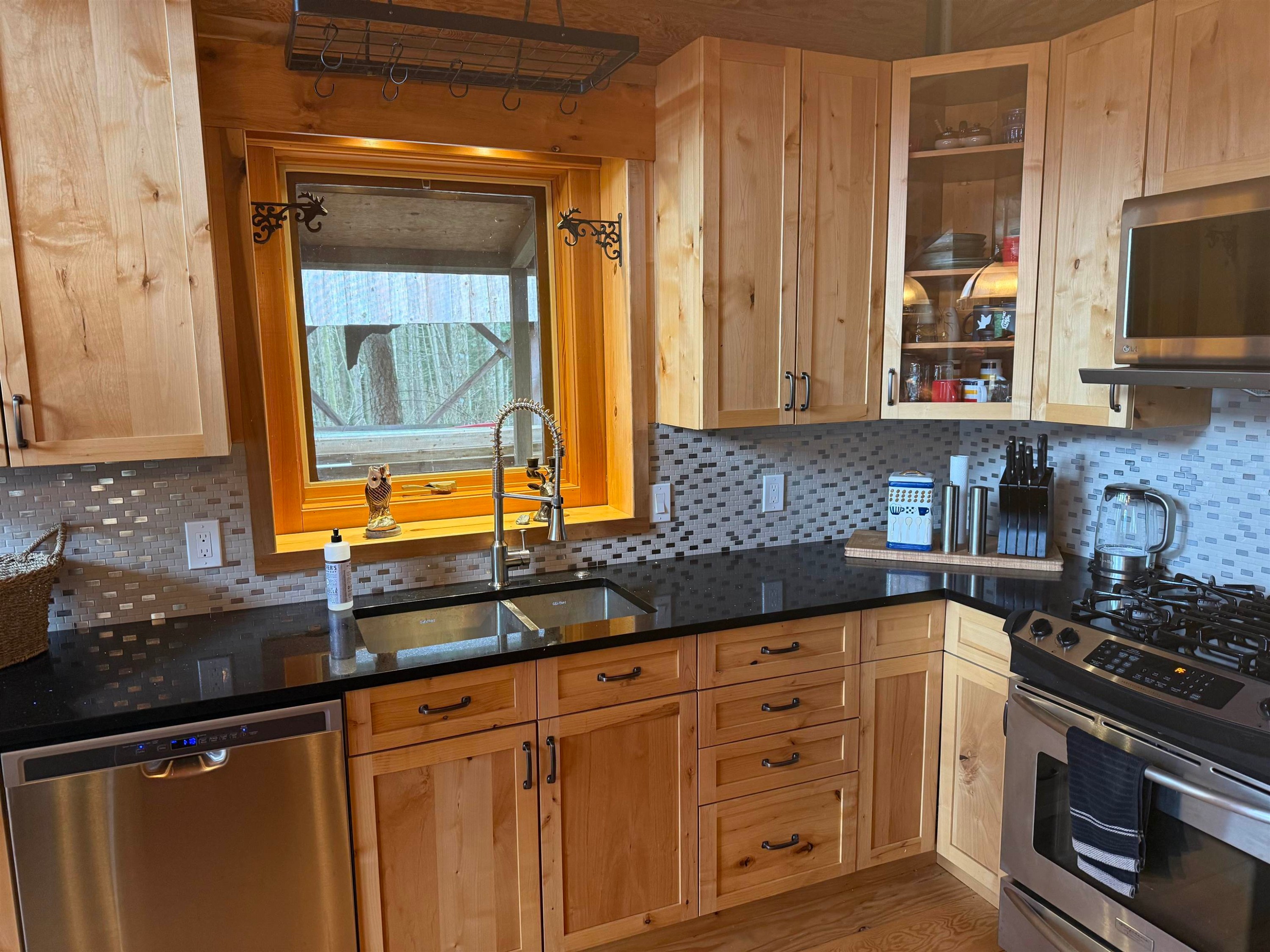 









21885


Union Bar

Road,
Hope,




BC
V2X 1L1

