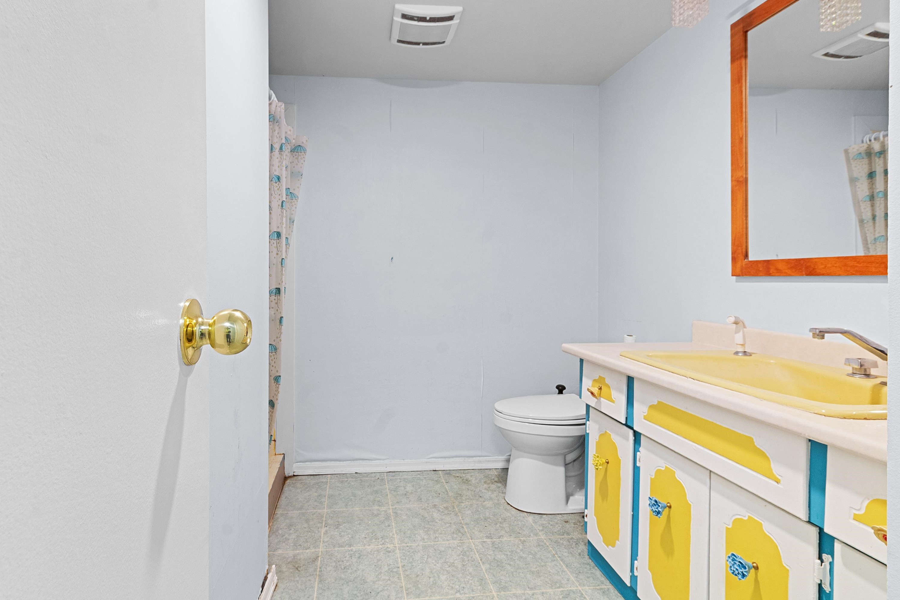 









591


5th

Avenue,
Hope,




BC
V0X 1L0

