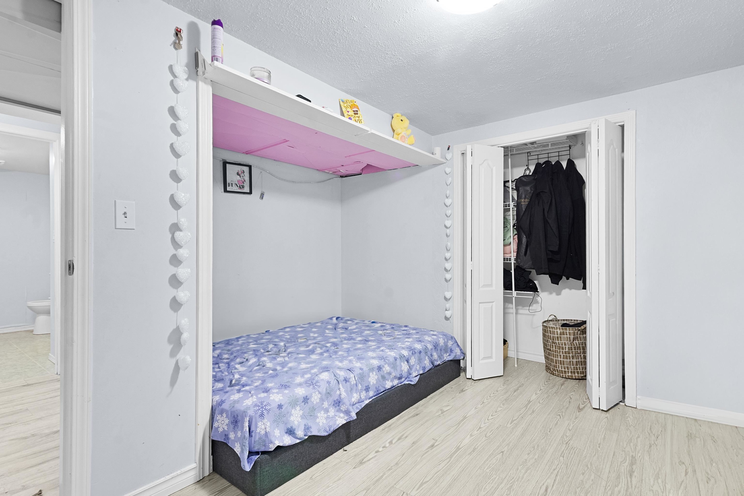 









591


5th

Avenue,
Hope,




BC
V0X 1L0

