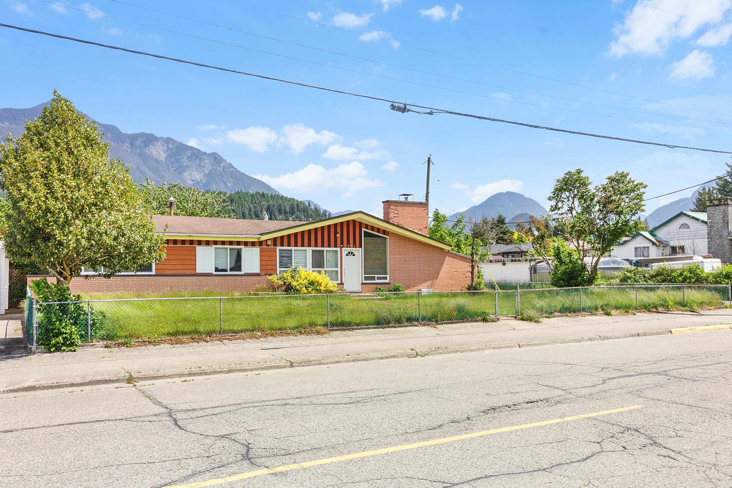









591


5th

Avenue,
Hope,




BC
V0X 1L0

