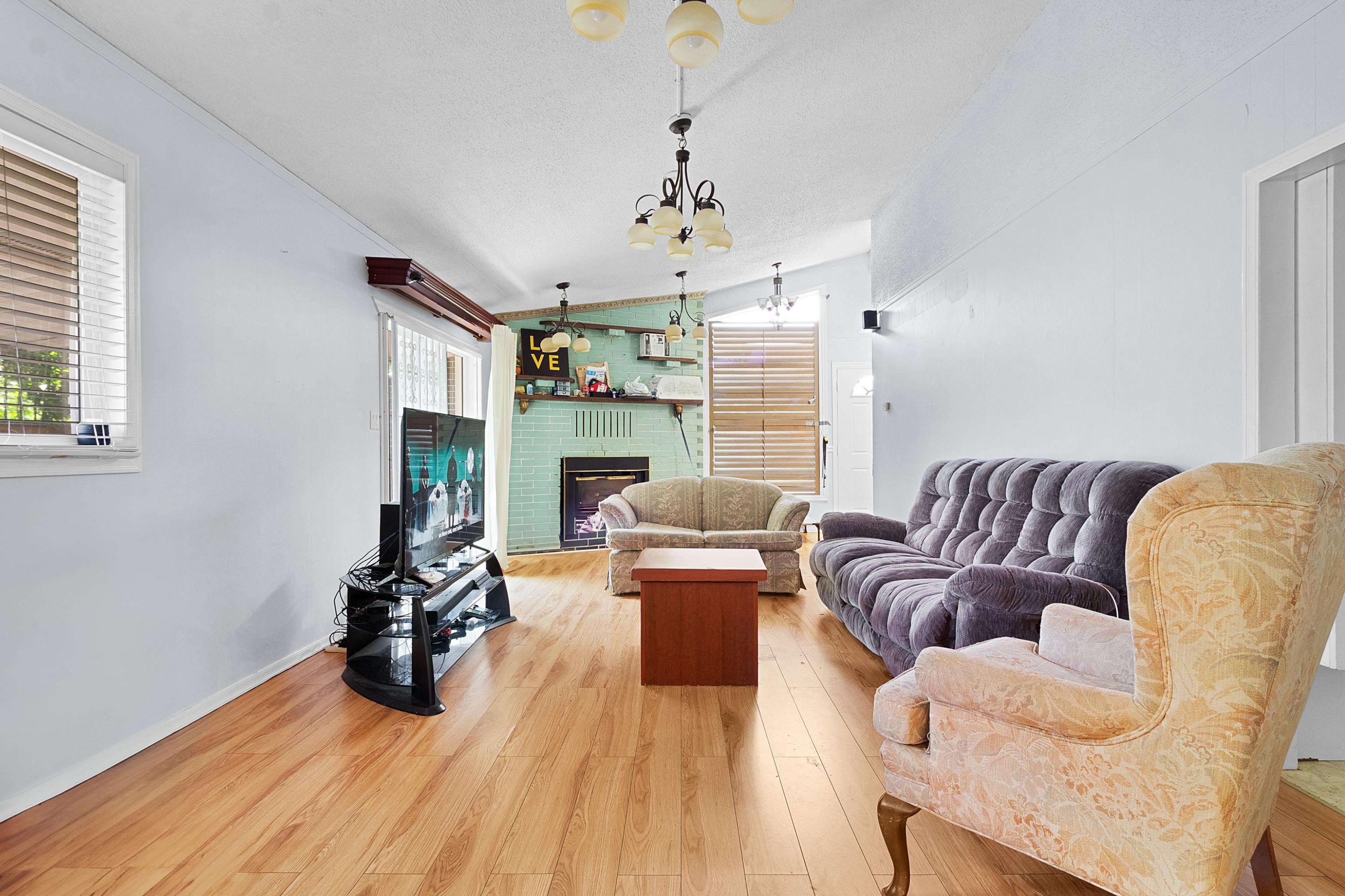 









591


5th

Avenue,
Hope,




BC
V0X 1L0

