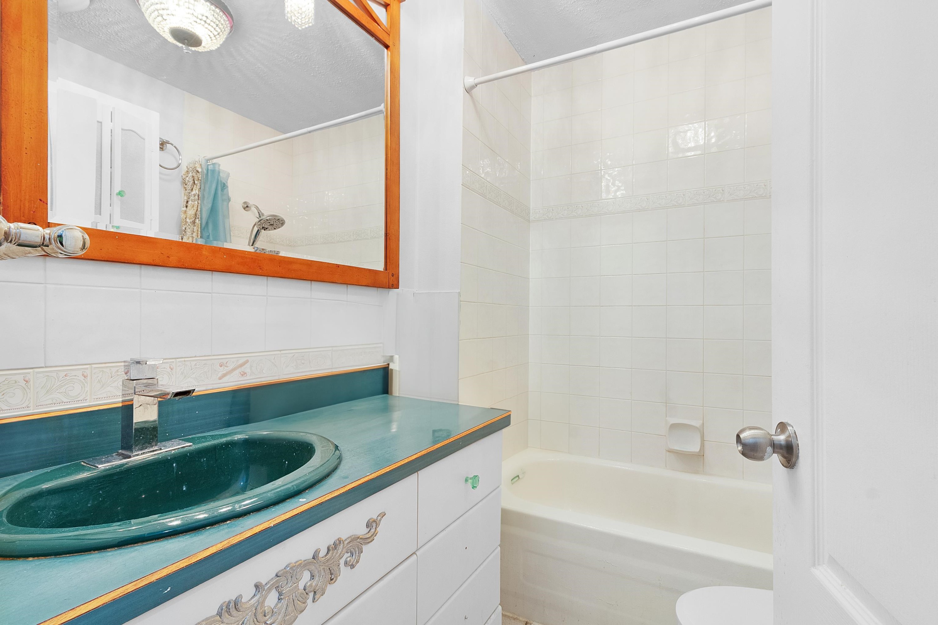 









591


5th

Avenue,
Hope,




BC
V0X 1L0

