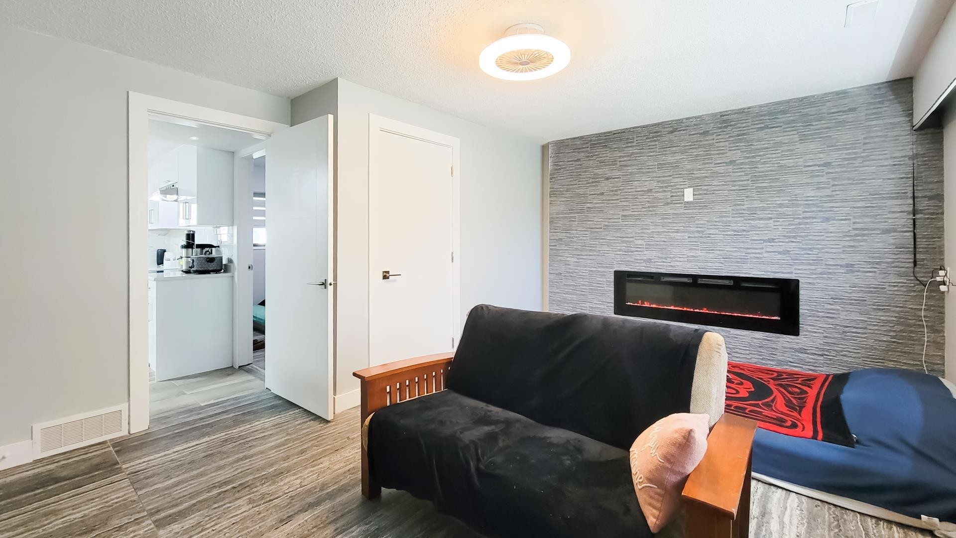 









45408


Spartan

Crescent,
Chilliwack,




BC
V2P 6V2

