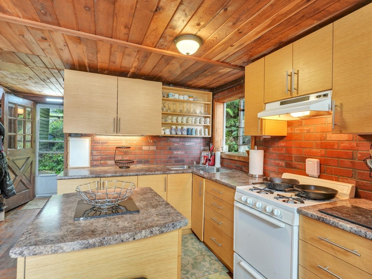 









DL 492


Cascade

Bay, BLK A,
Harrison Hot Springs,







BC
V0M 1K0

