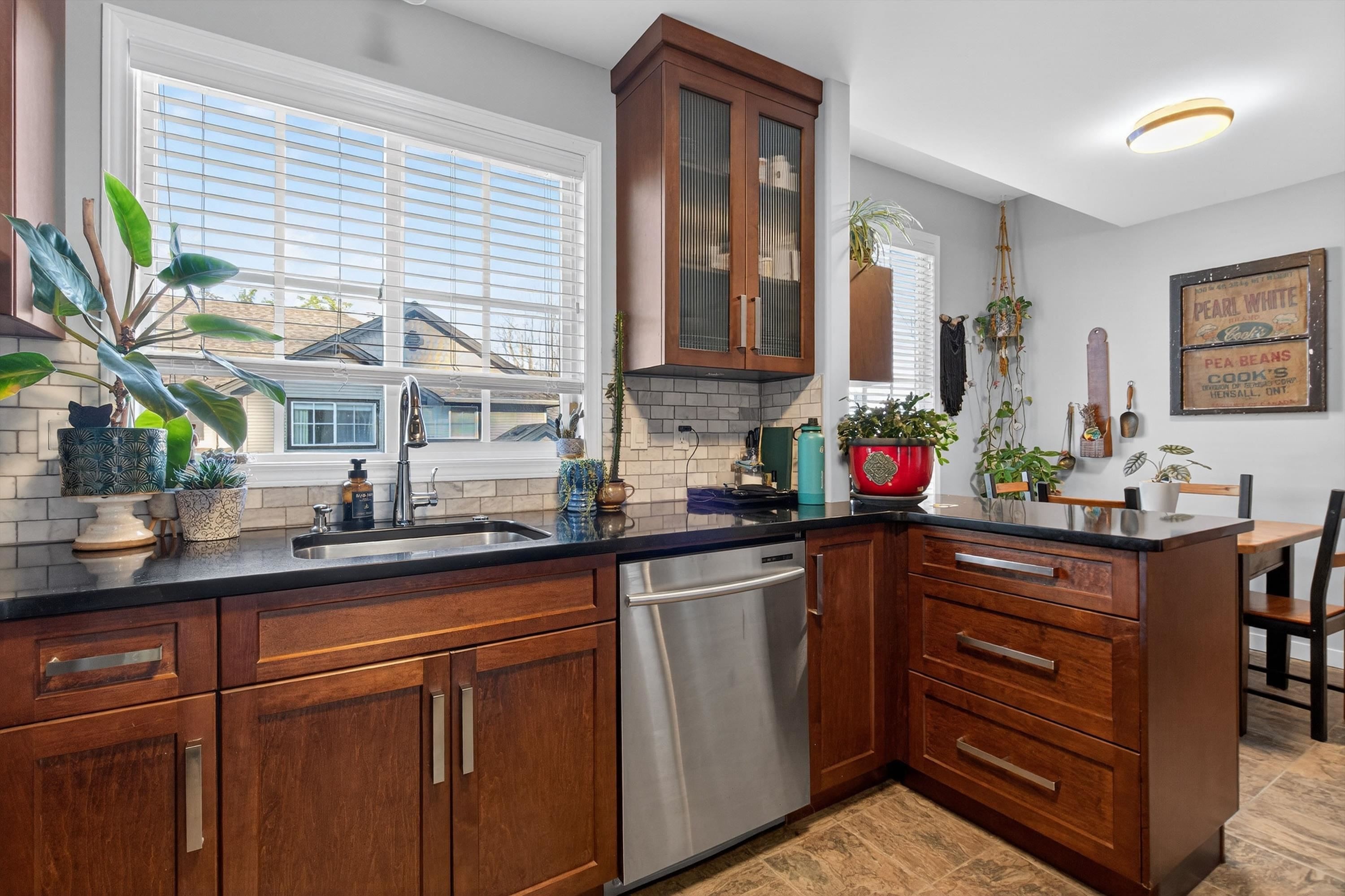 









46360


Valleyview

Road, 11,
Chilliwack,




BC
V2R 5L7

