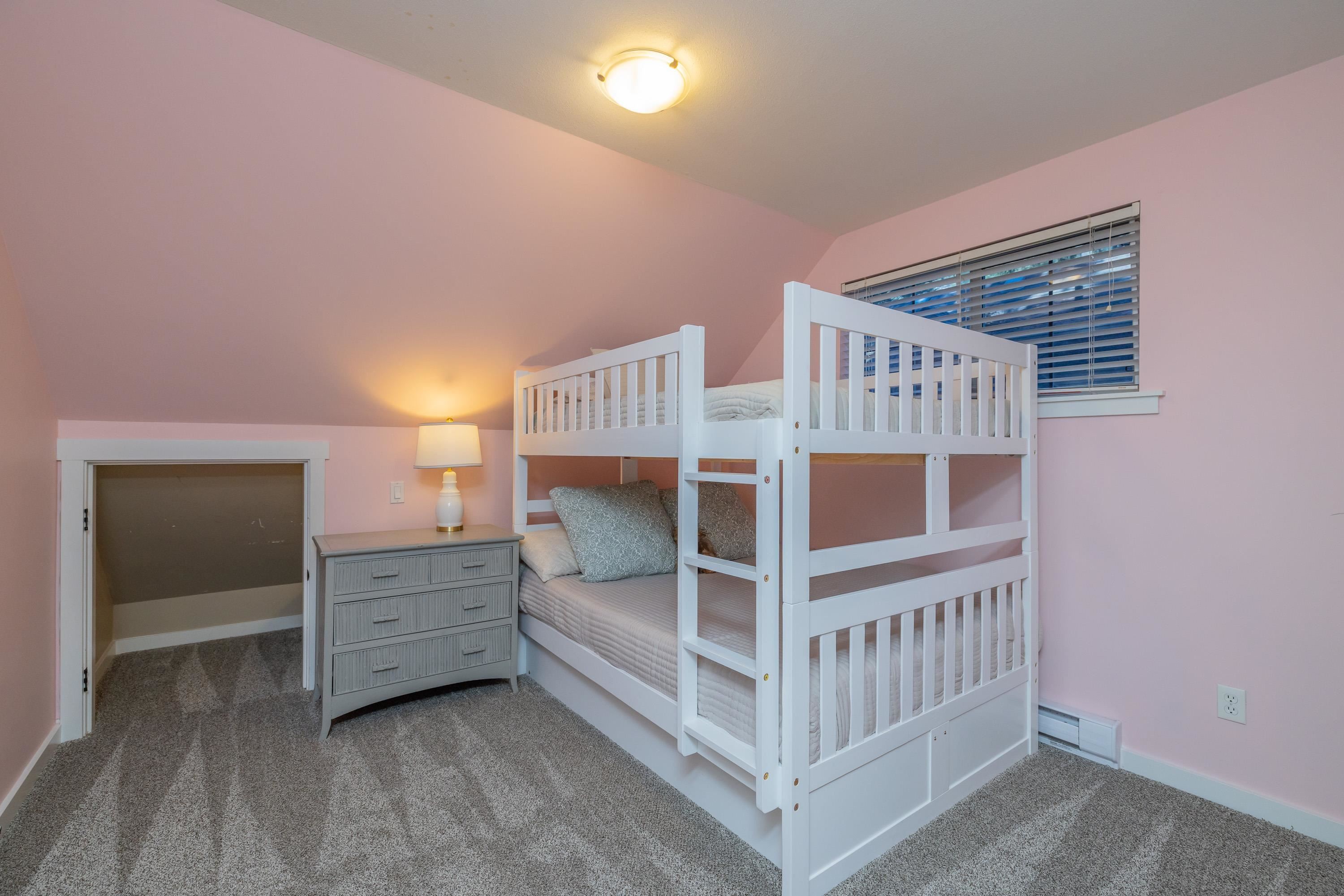 









1818


Tree House

Trail,
Lindell Beach,




BC
V2R 0E1

