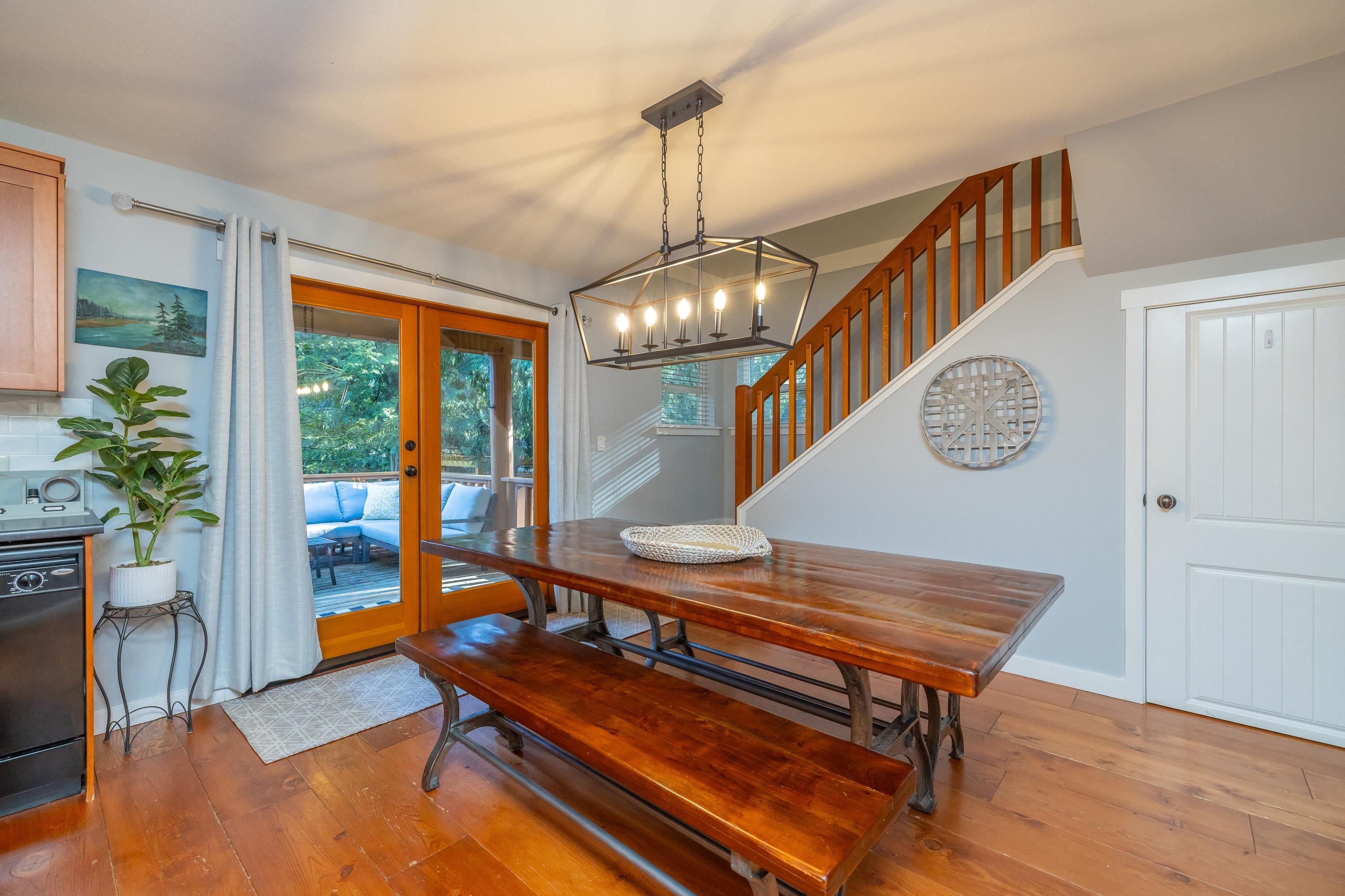 









1818


Tree House

Trail,
Lindell Beach,




BC
V2R 0E1

