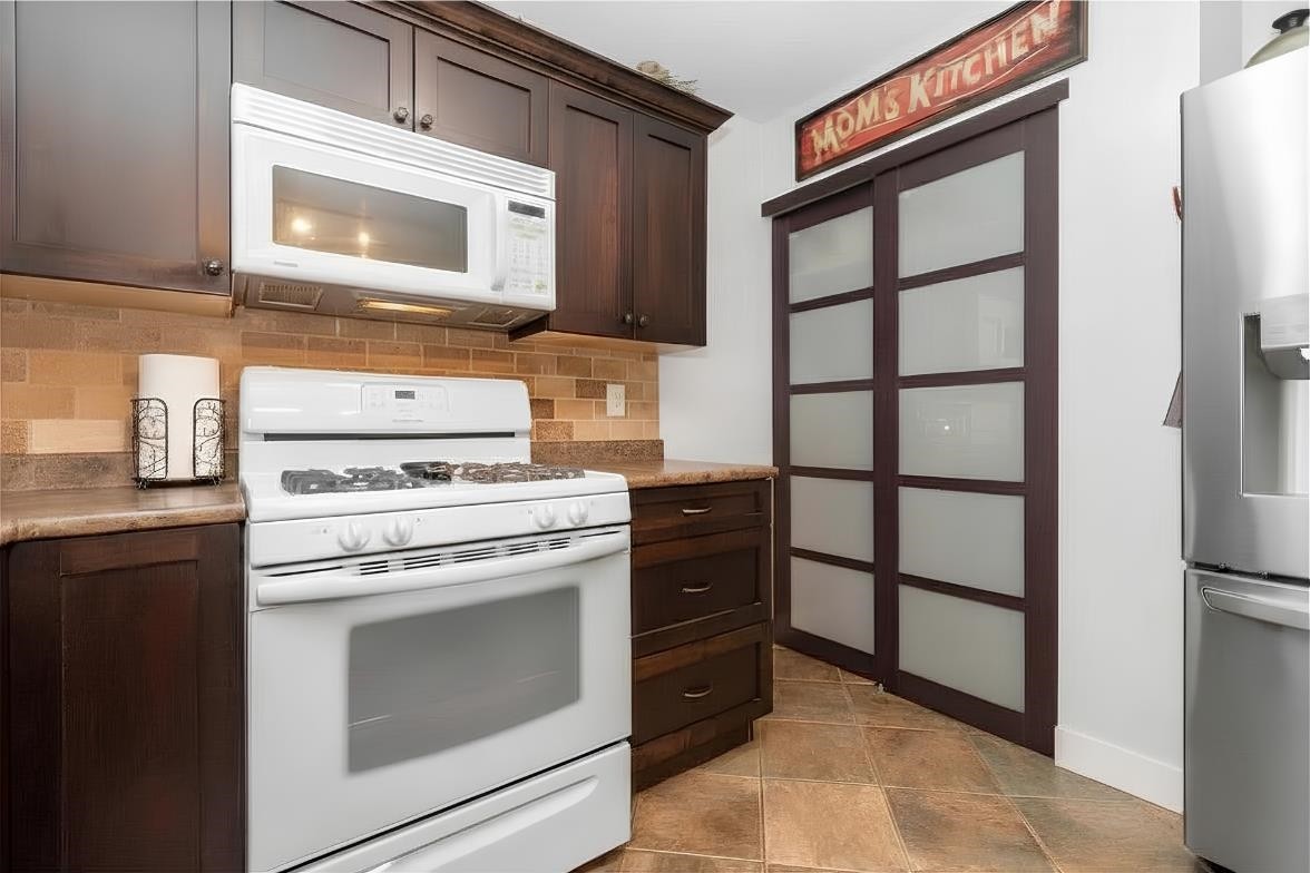 









650


Park

Street,
Hope,




BC
V0X 1L0

